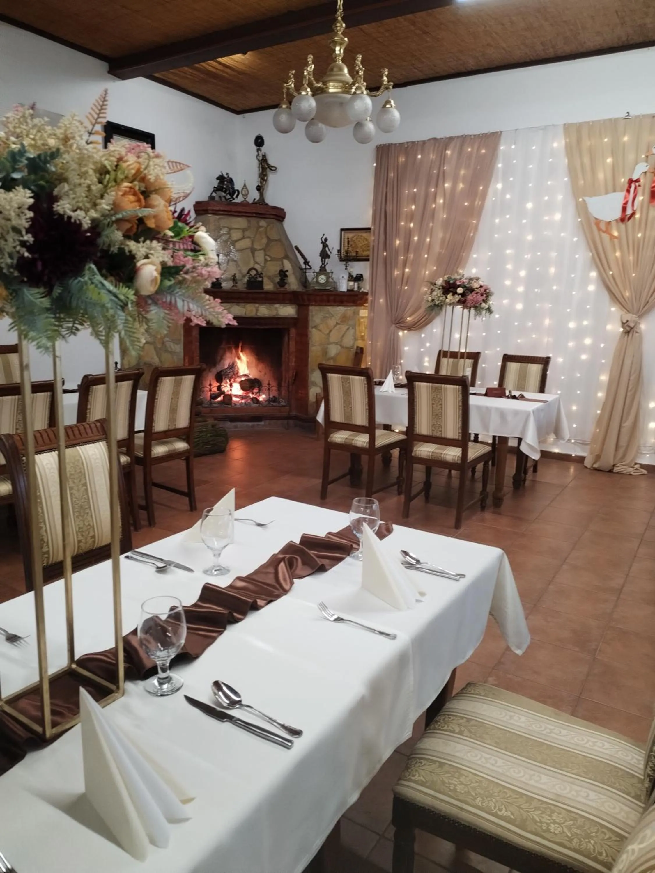 Restaurant/places to eat in Kemence Csárda és Szálloda