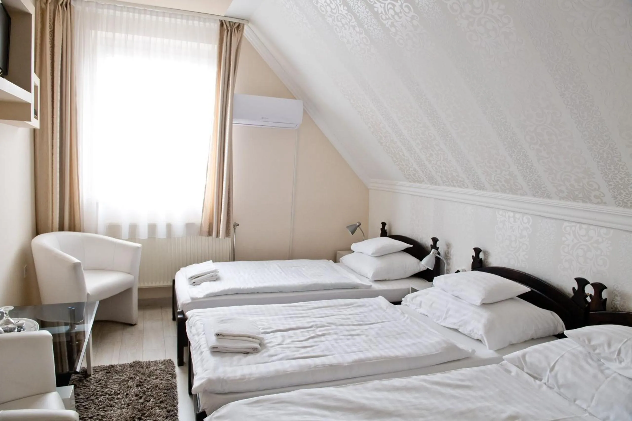 Bed in Kemence Csárda és Szálloda