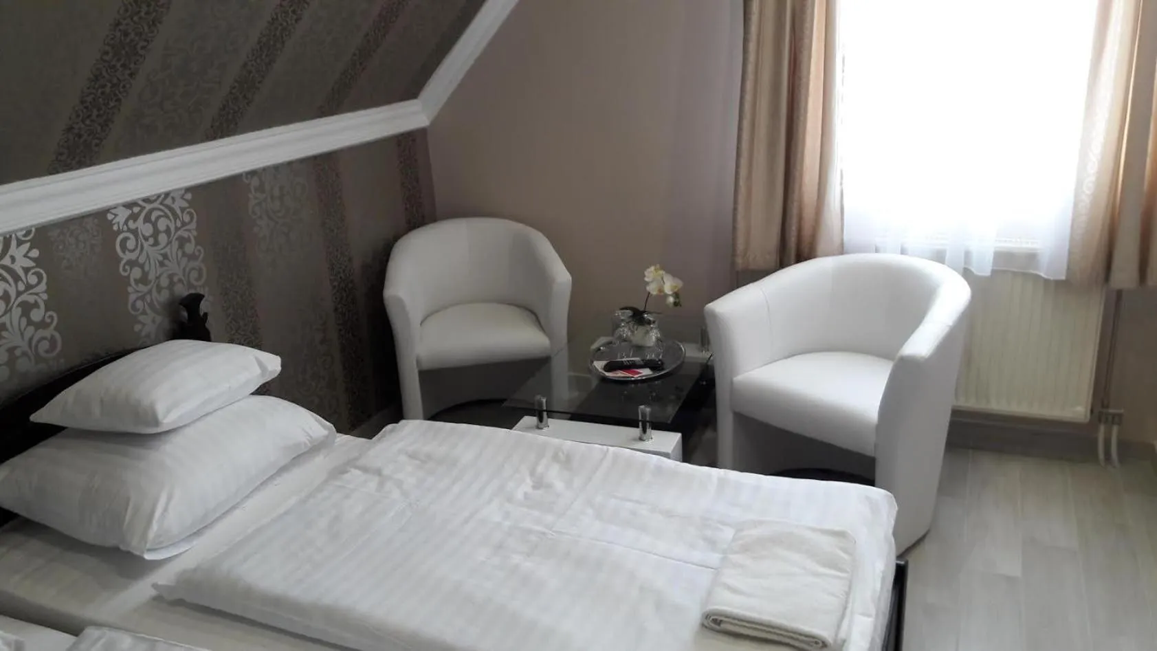 Bed in Kemence Csárda és Szálloda