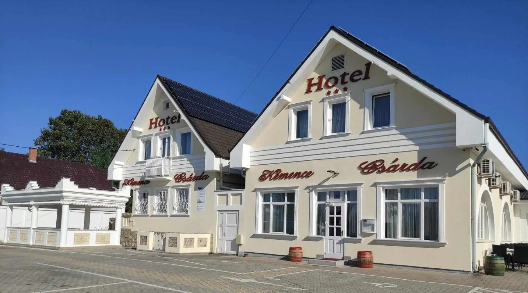 Property building in Kemence Csárda és Szálloda