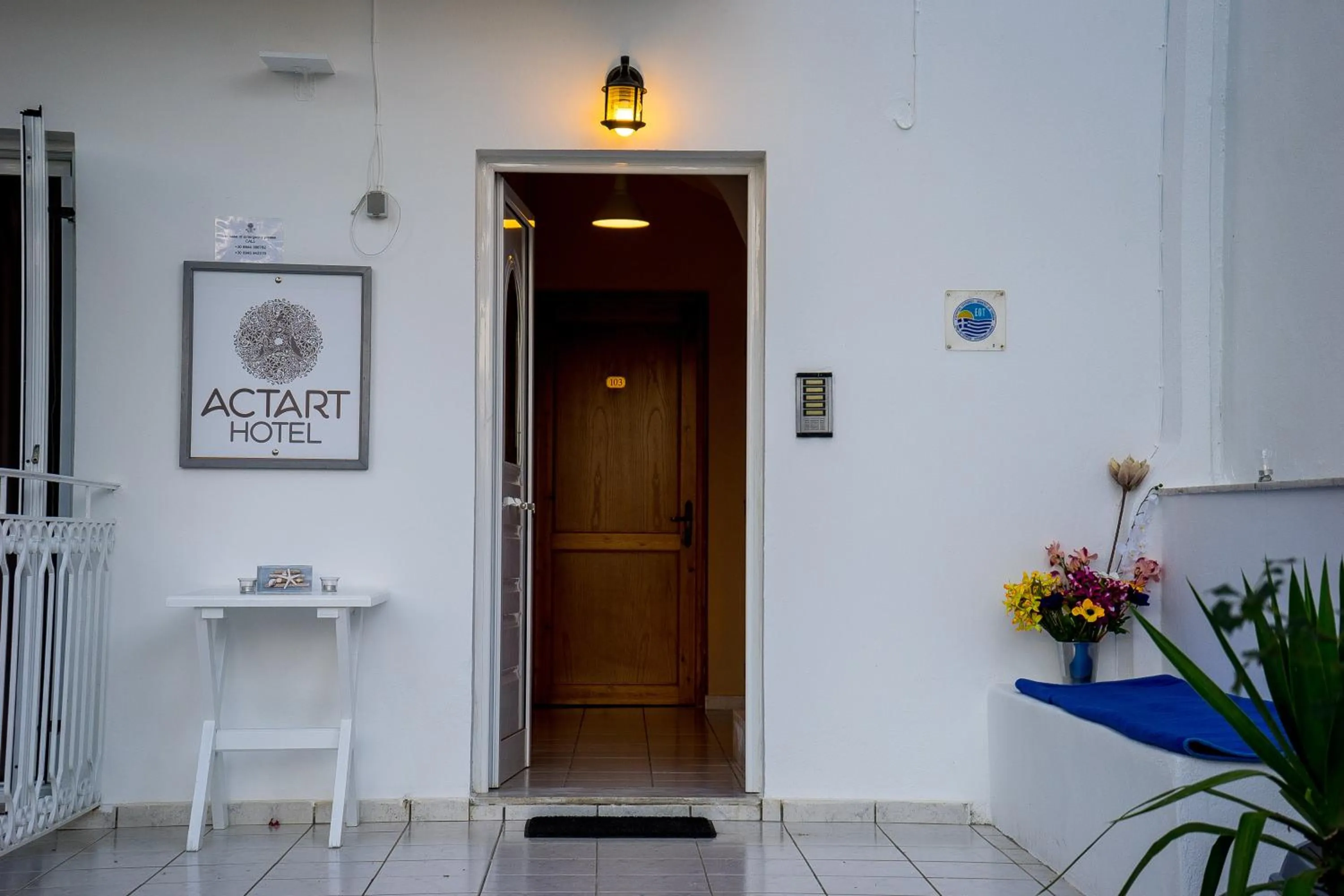 Facade/entrance in Act Art Skiathos