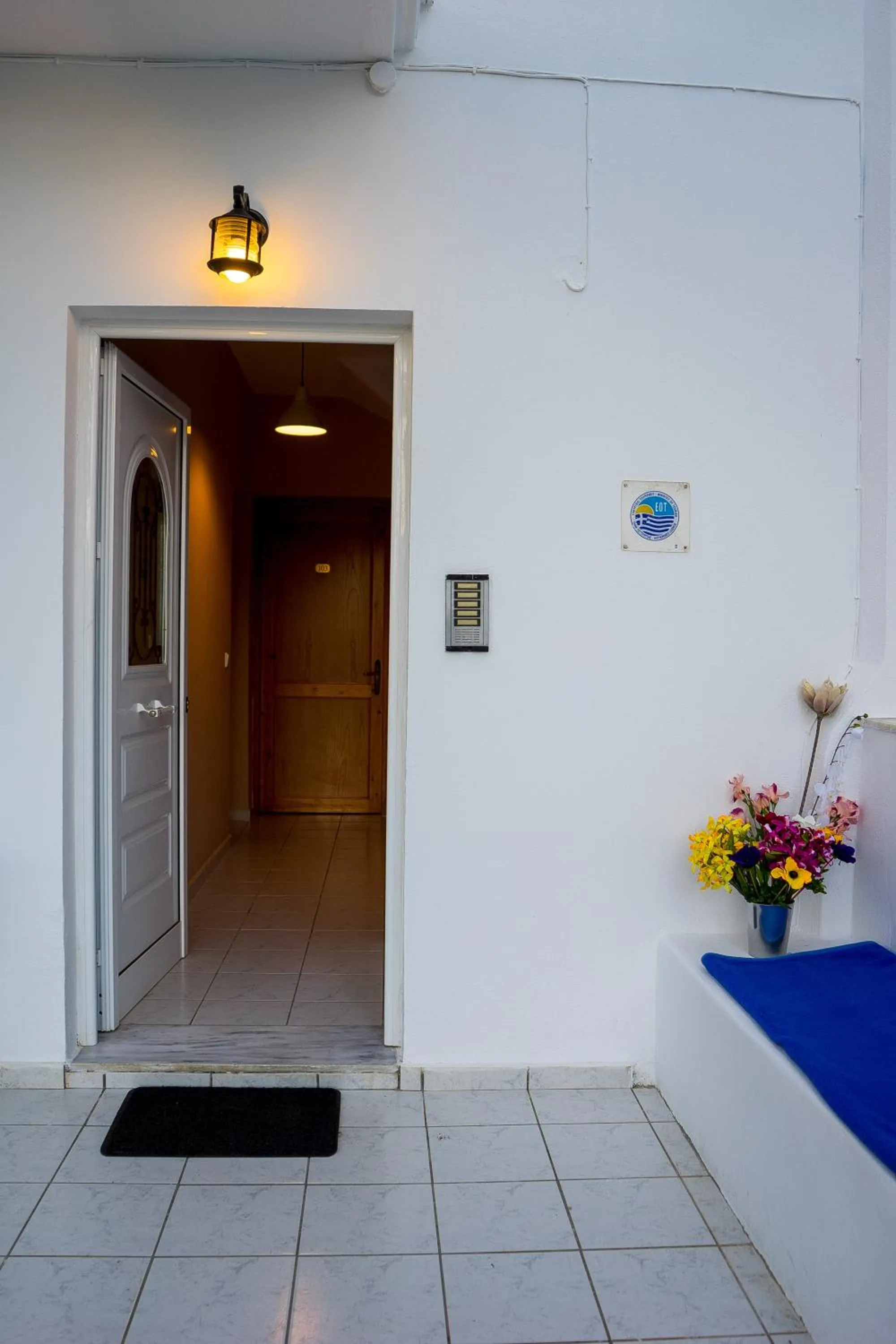 Facade/entrance in Act Art Skiathos