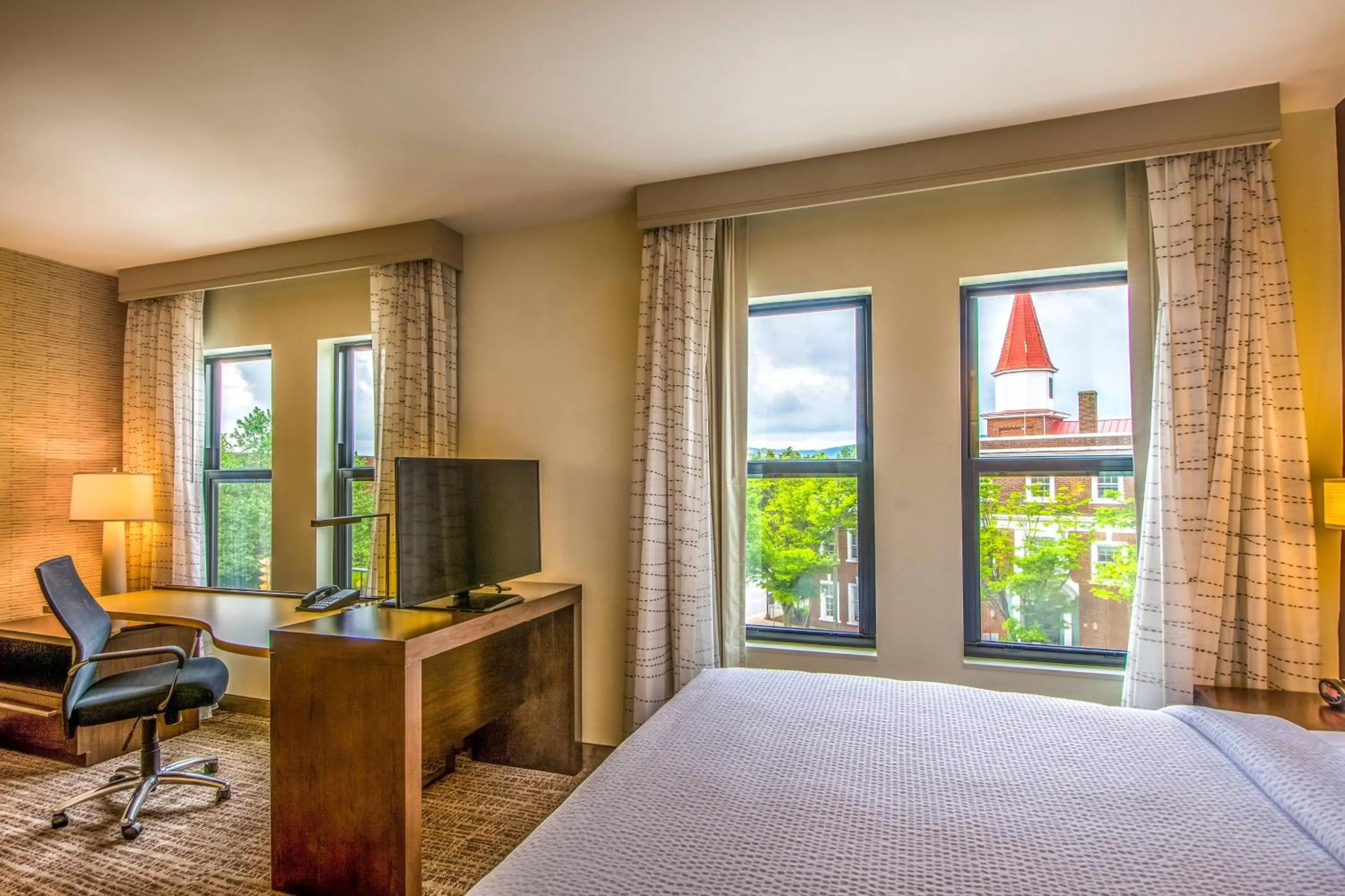 Bedroom, Bed in Residence Inn by Marriott Charlottesville Downtown