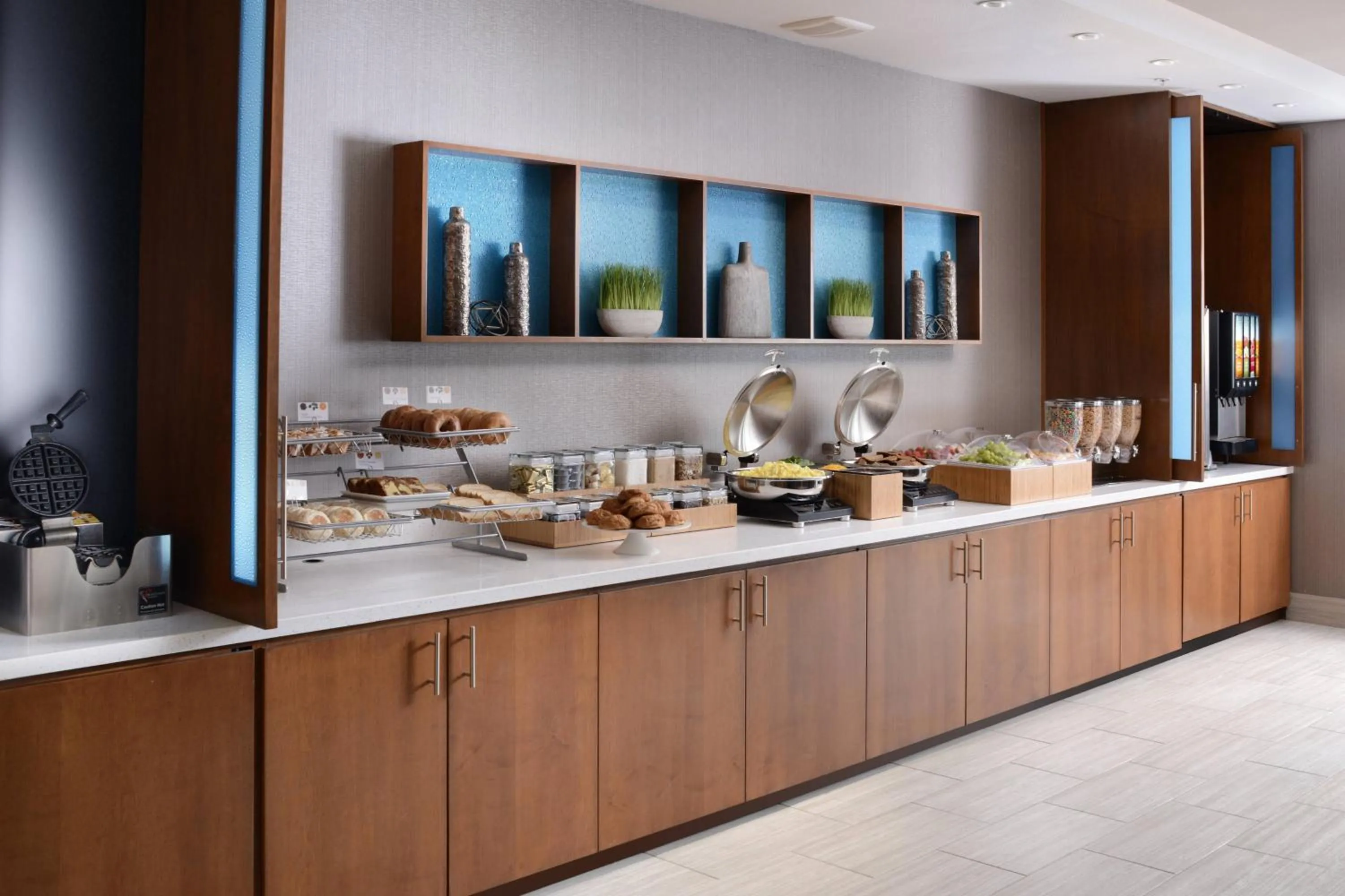 Breakfast in SpringHill Suites by Marriott San Antonio Northwest at The RIM