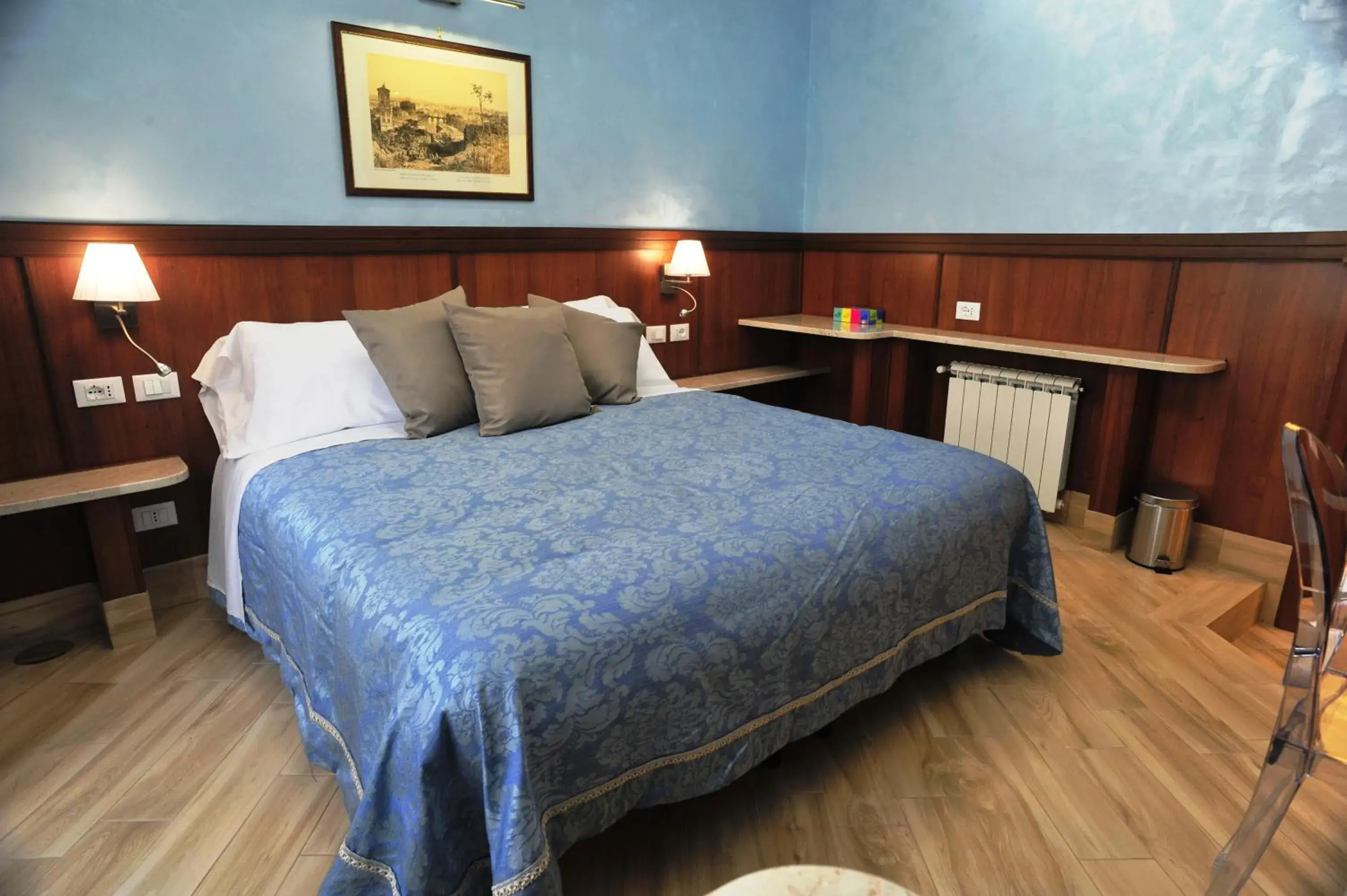 Double Room with Private Bathroom in Residenza Matteucci Double Room with Private Bathroom in Residenza Matteucci