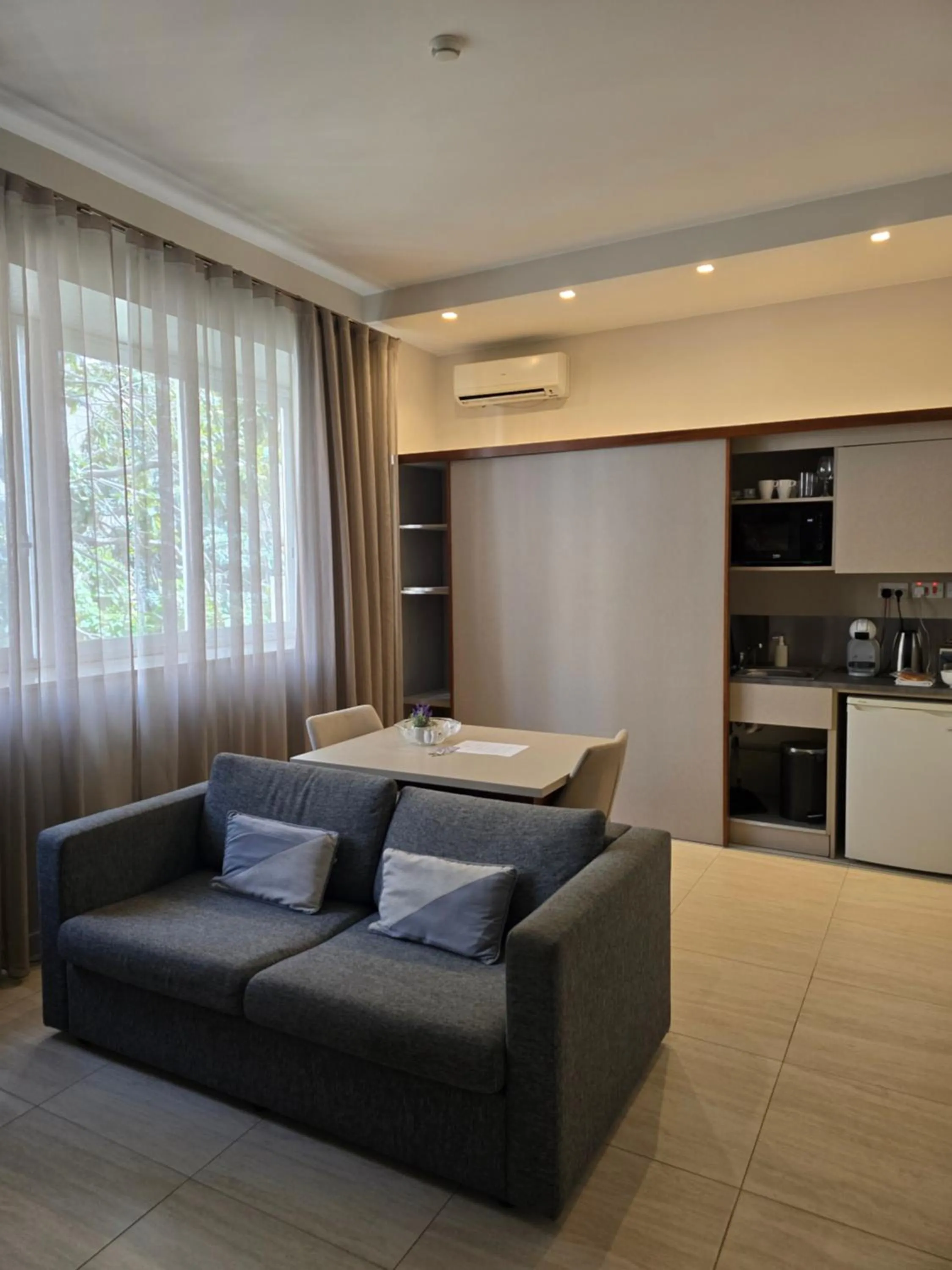 Coffee/tea facilities in D Townhouse Boutique Suites