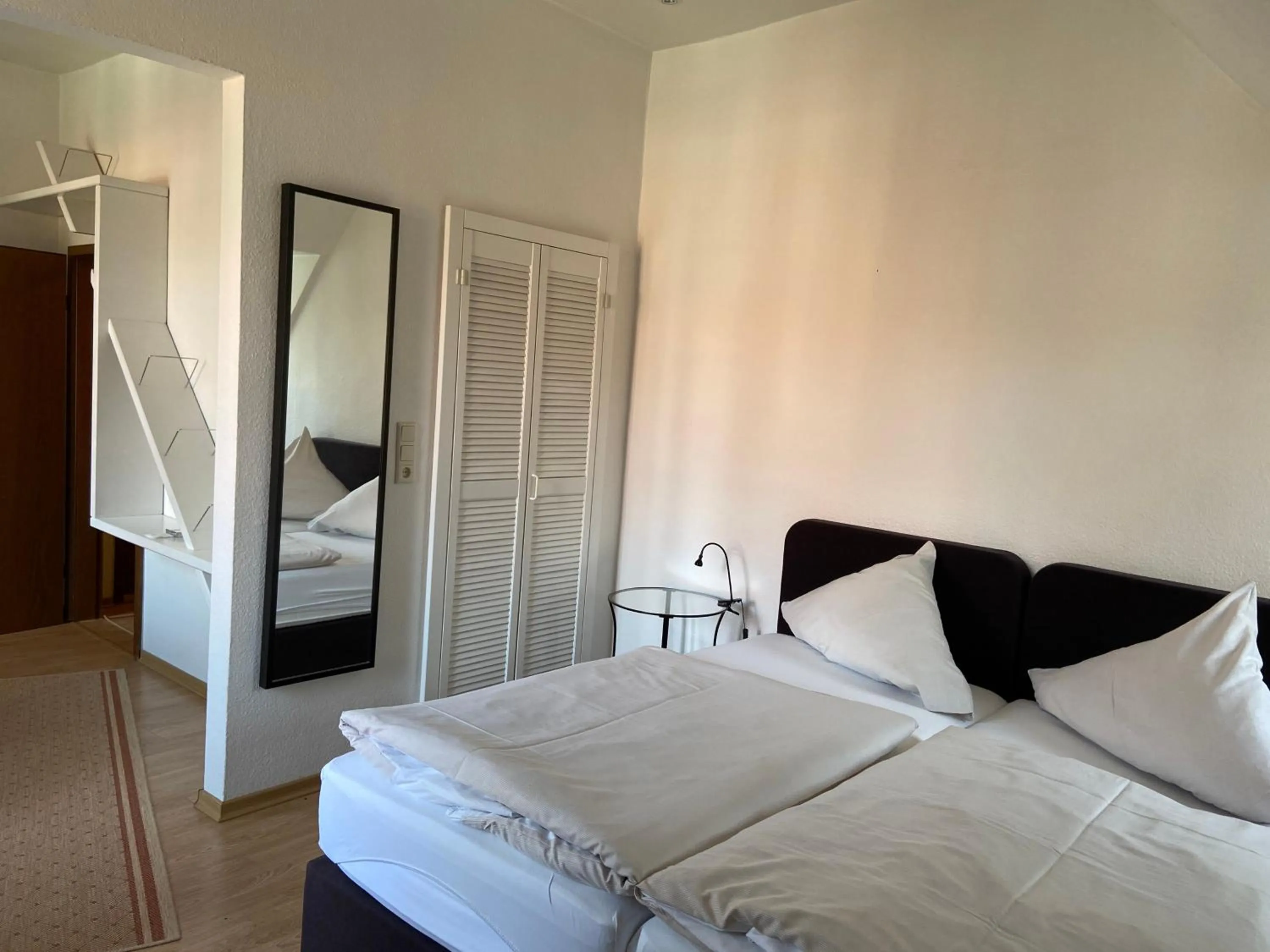 Photo of the whole room, Bed in Klosterschänke Hude Hotel Ferienwohnungen Restaurant Café