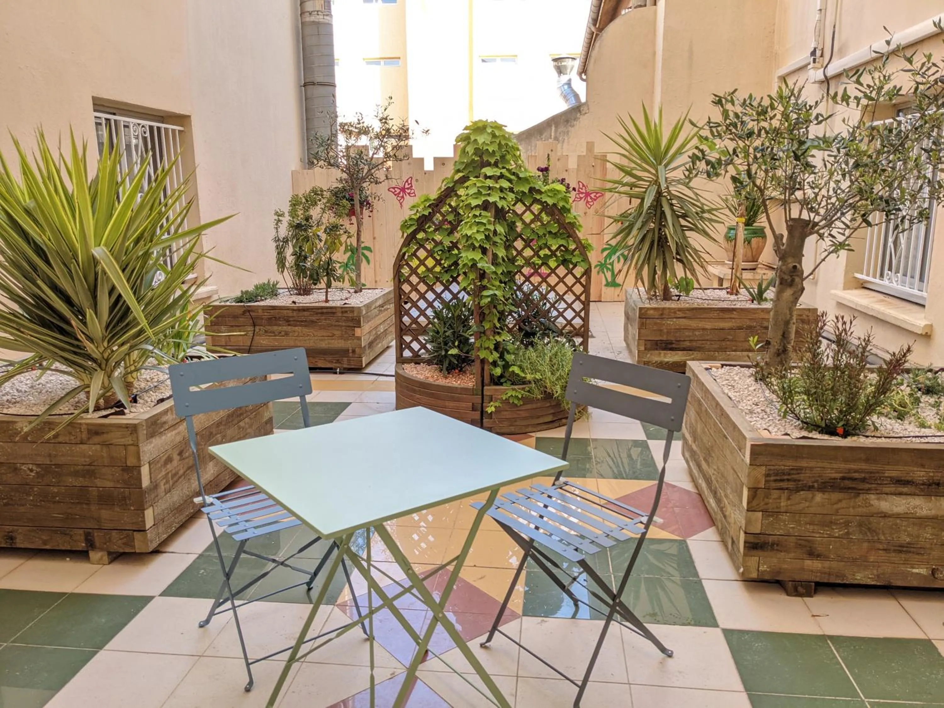 Property building in Hotel Mira-Mar