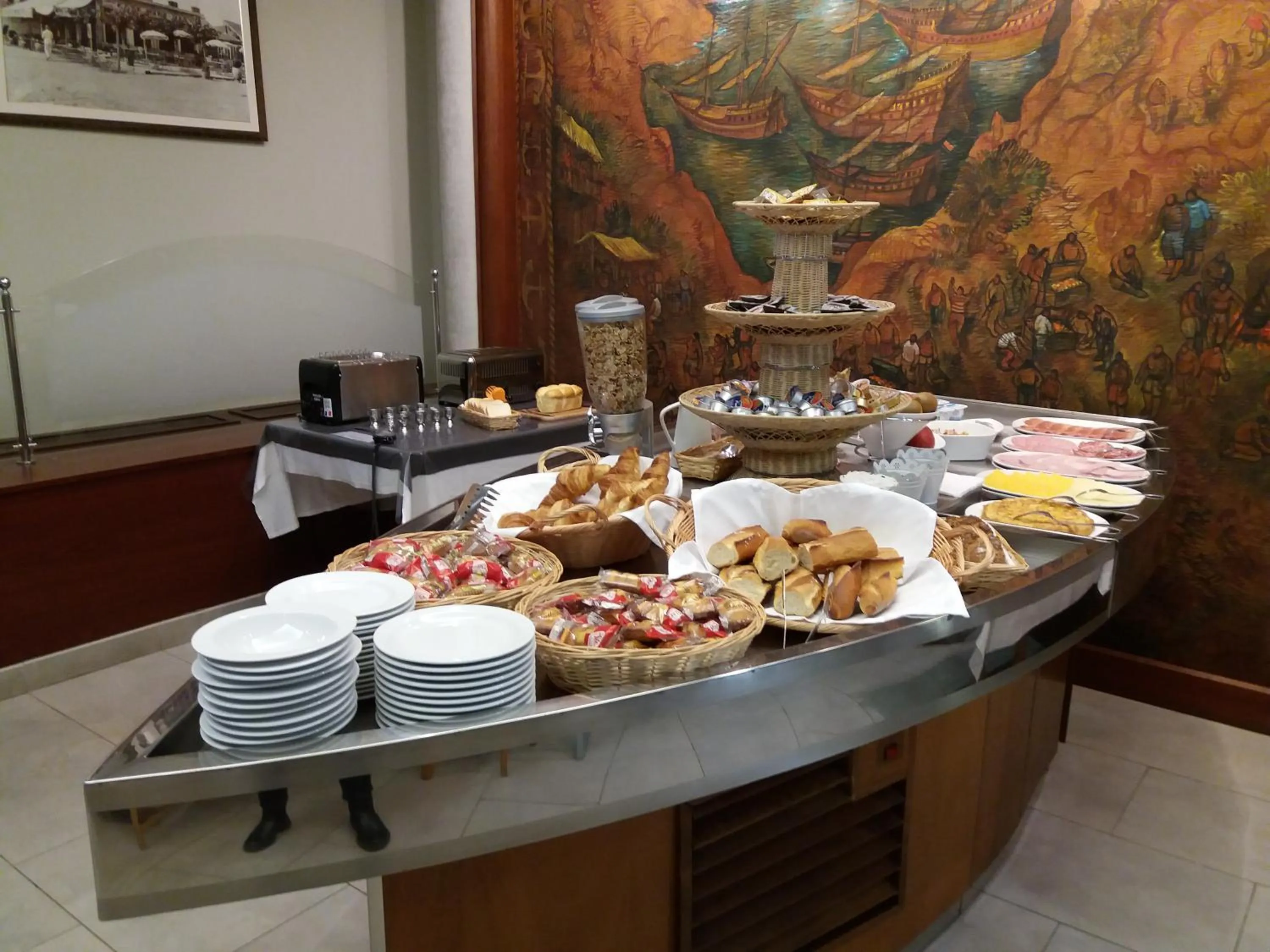 Buffet breakfast in Hotel Mira-Mar