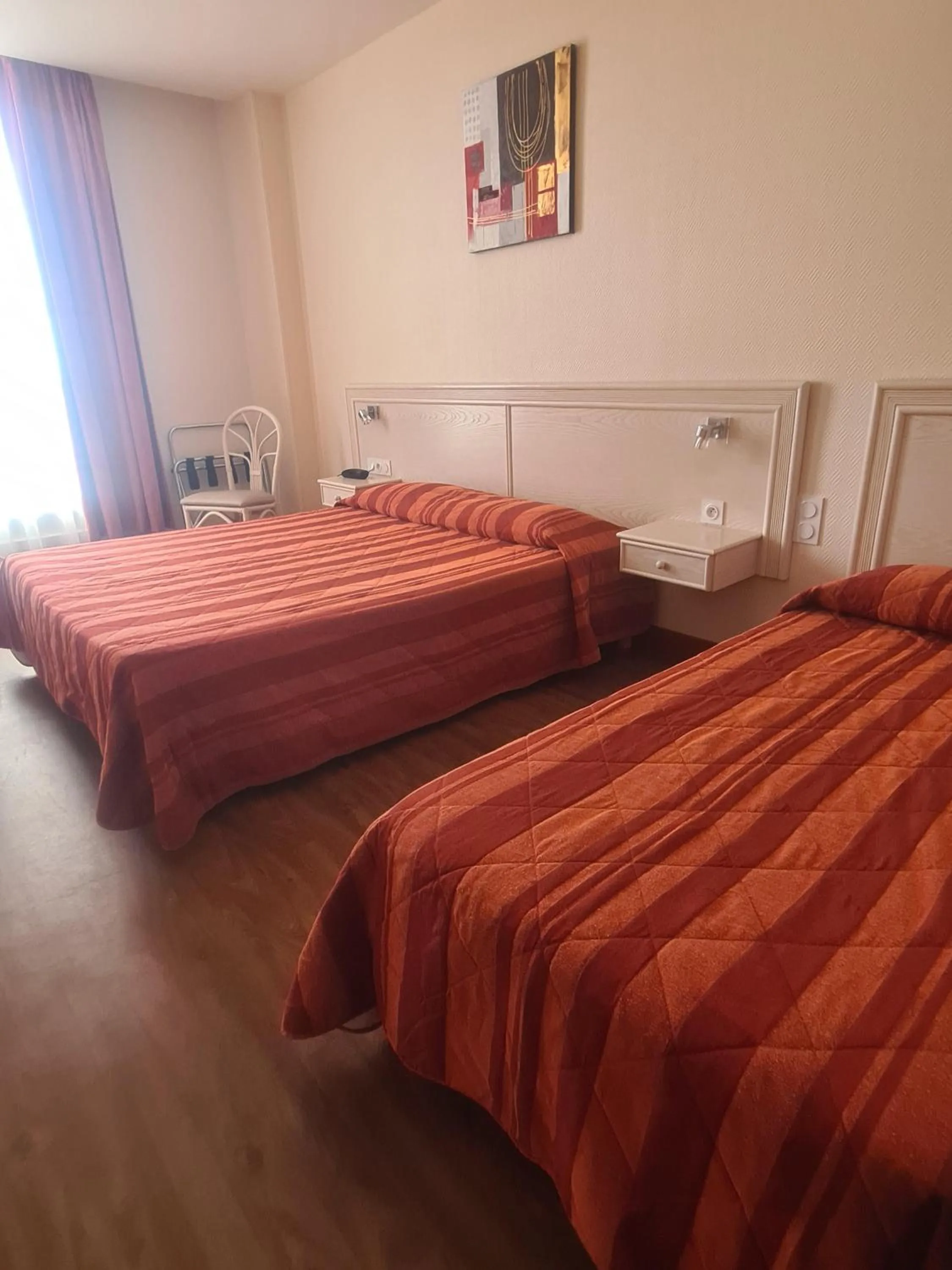 Shower, Bed in Hotel Mira-Mar