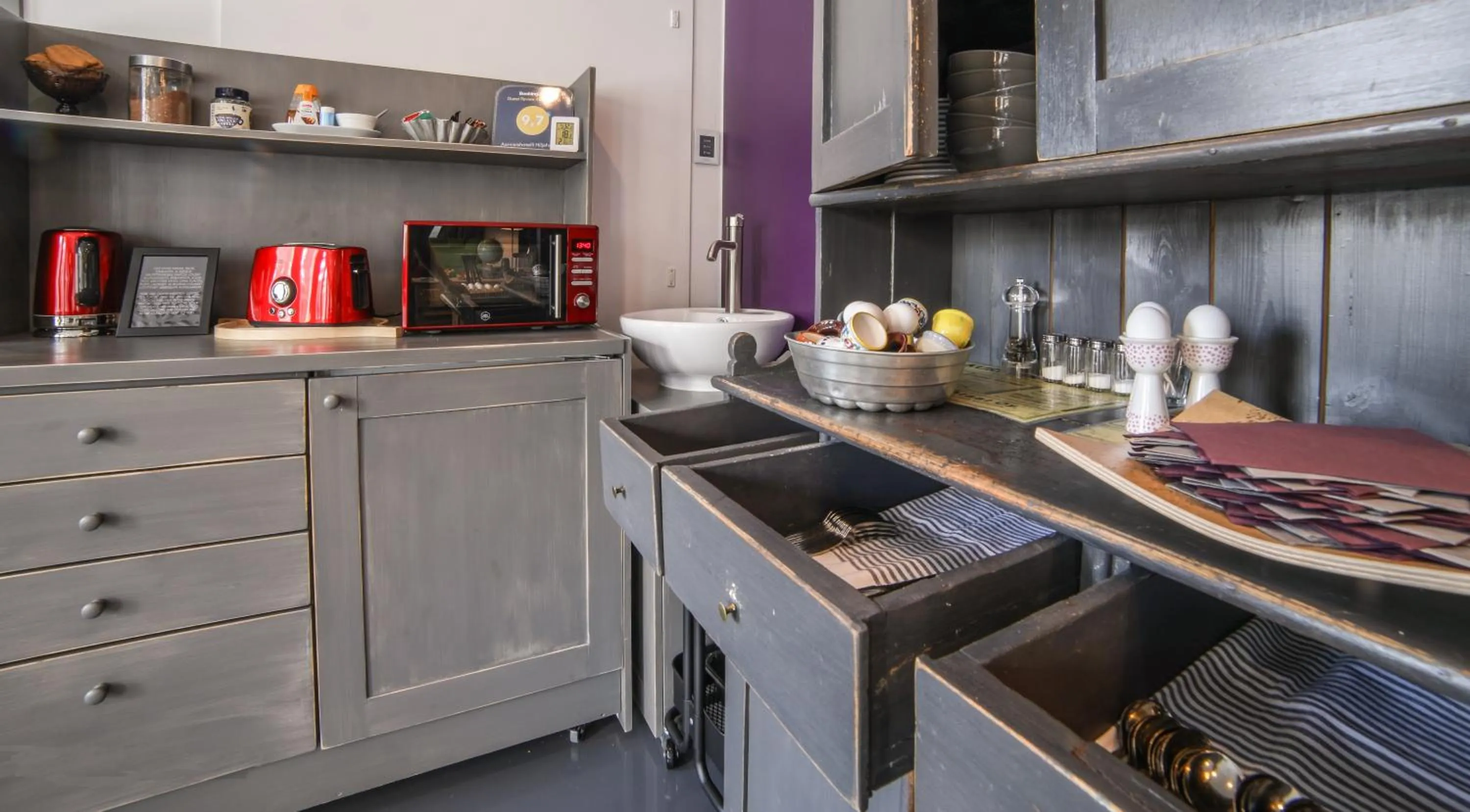 Coffee/tea facilities in Hotelli HiljaHelena