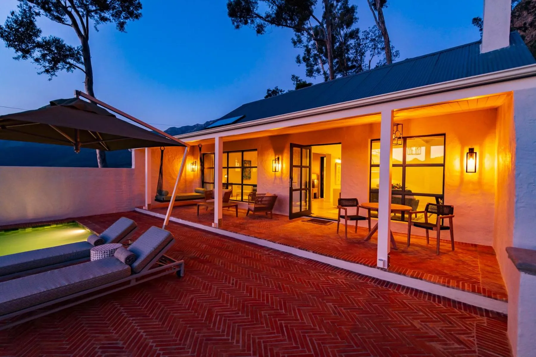 Night in La Petite Ferme