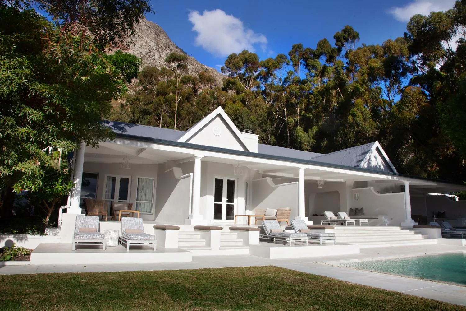 Property building in La Petite Ferme