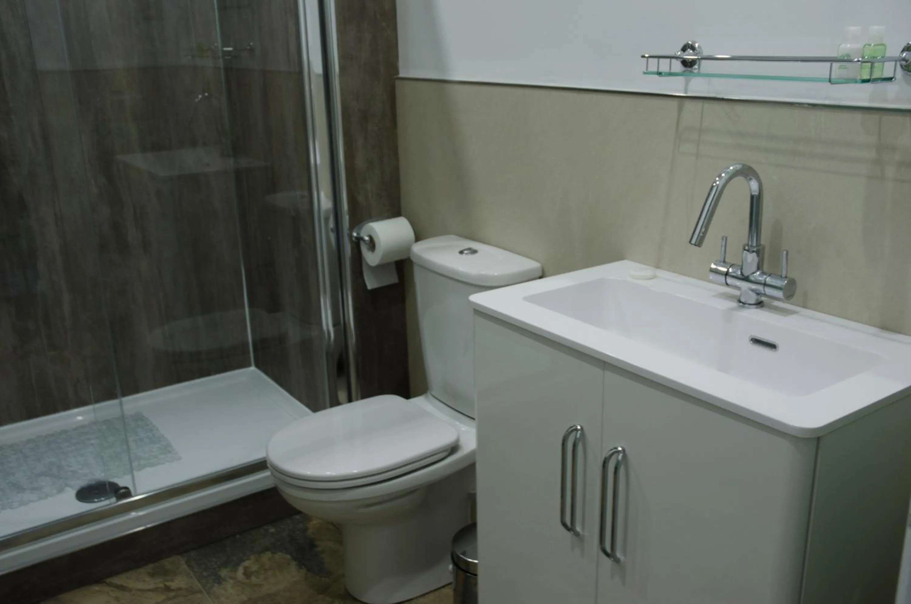 Bathroom in The Sun Inn