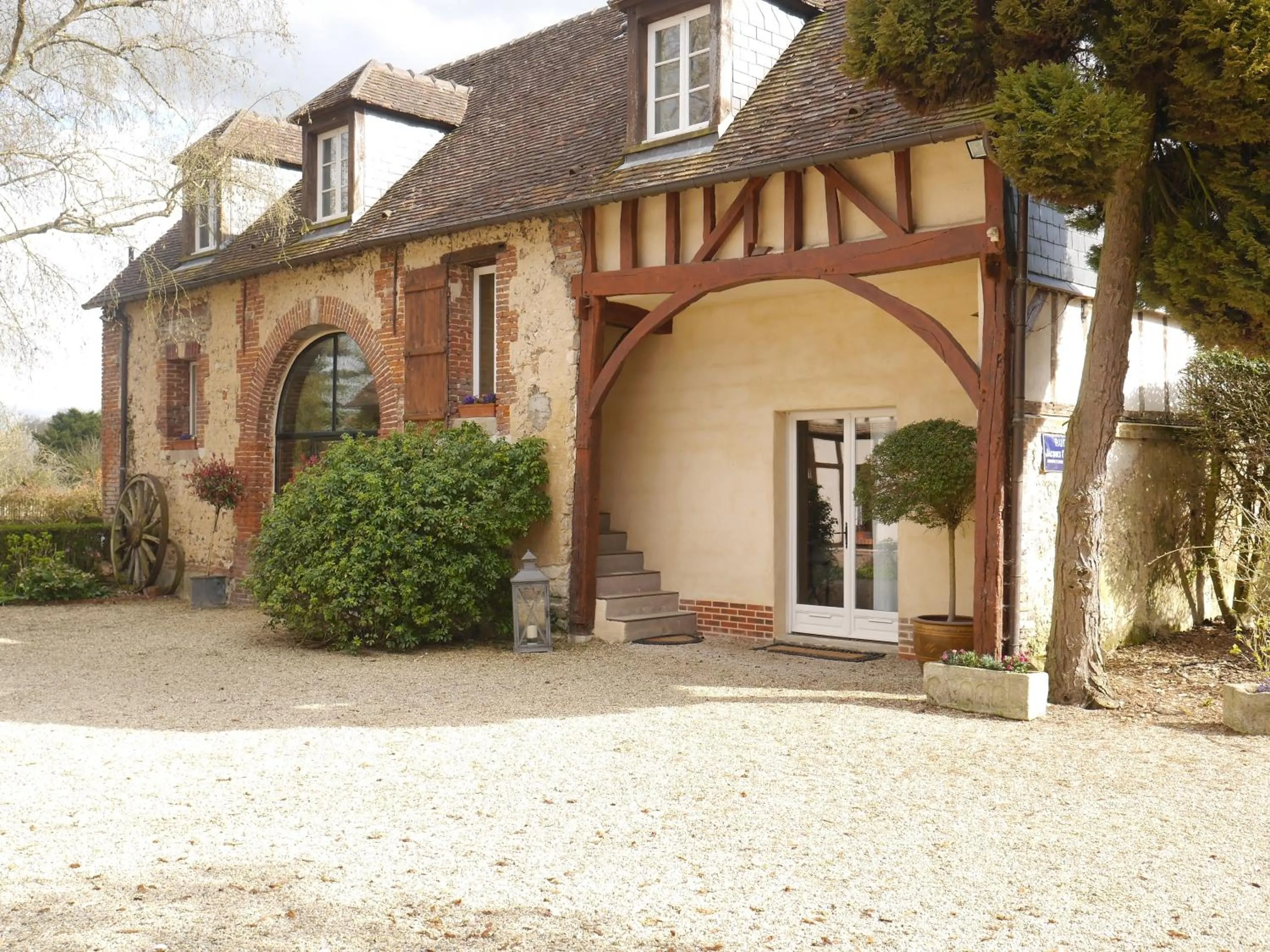 Property building in Le Puits D'Angle