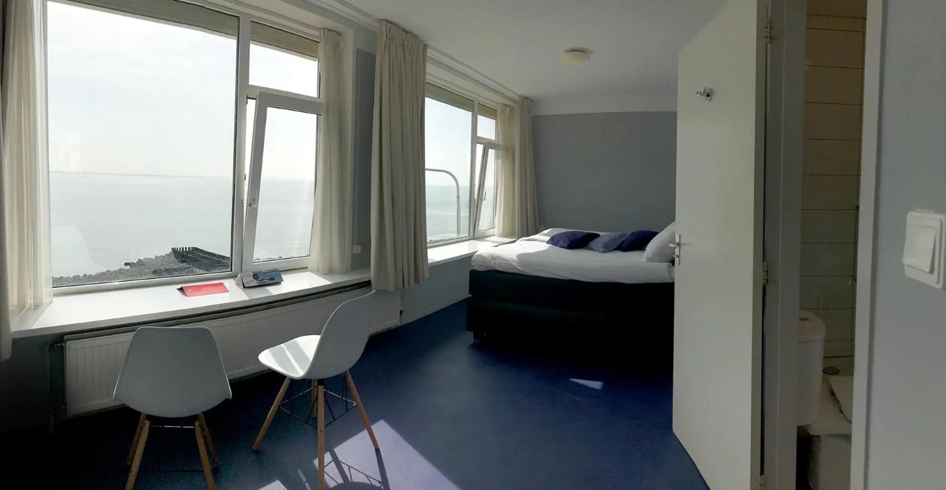 Sea view, Bed in Belgische Loodsensociëteit