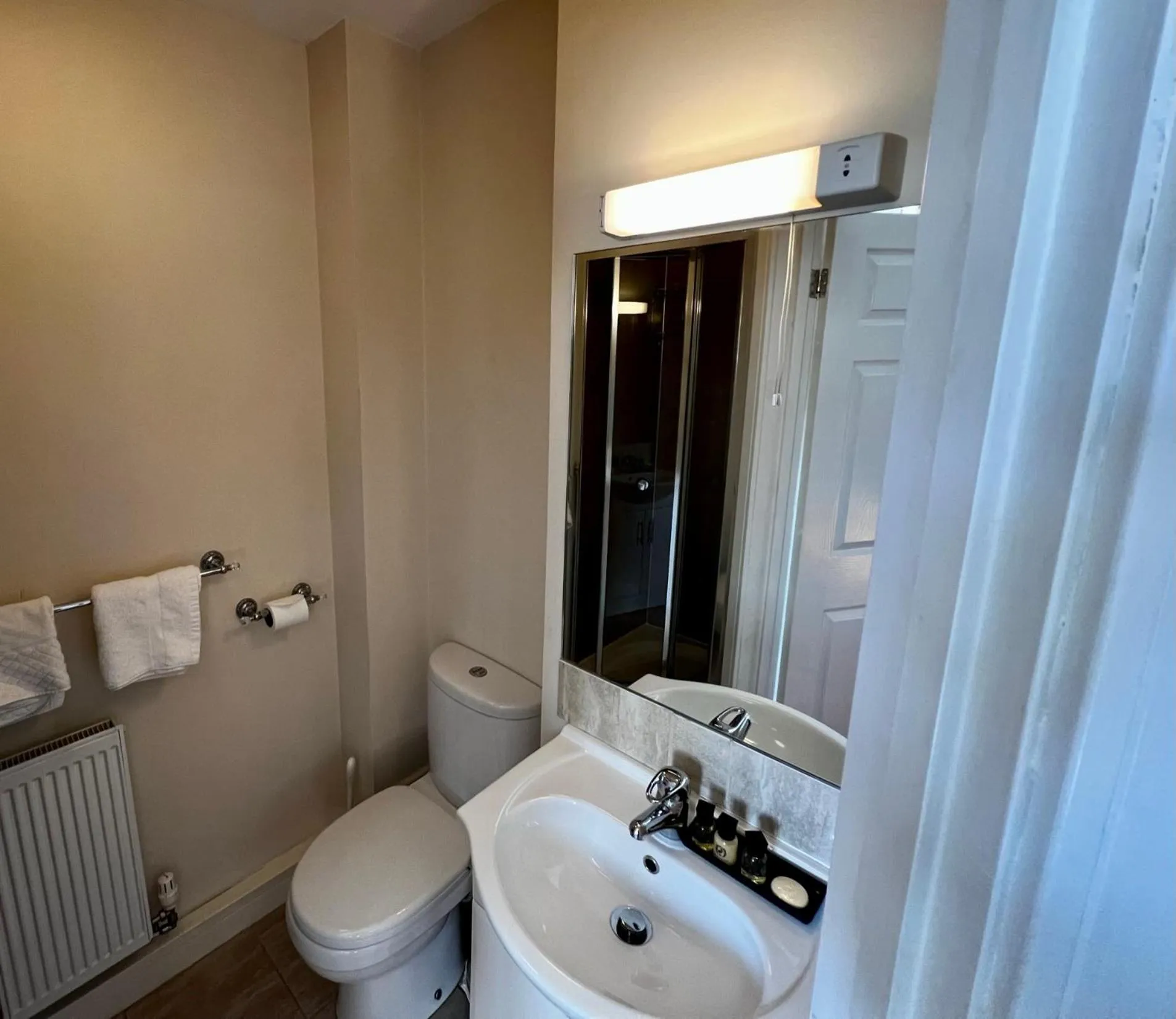 Toilet in Notley Arms Inn Exmoor National Park