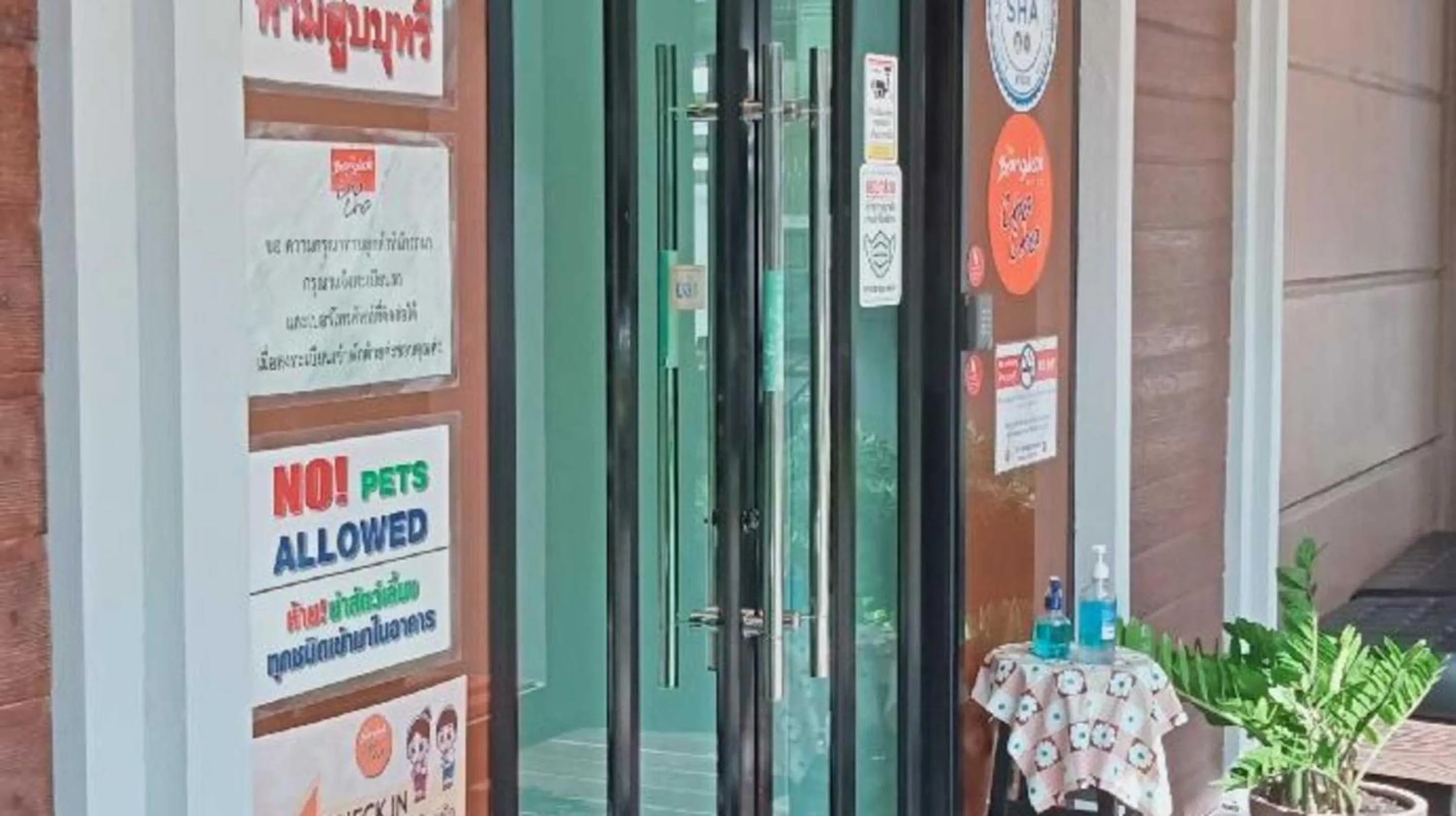 Facade/entrance in Collection O The Bangkok Cha Cha Suite