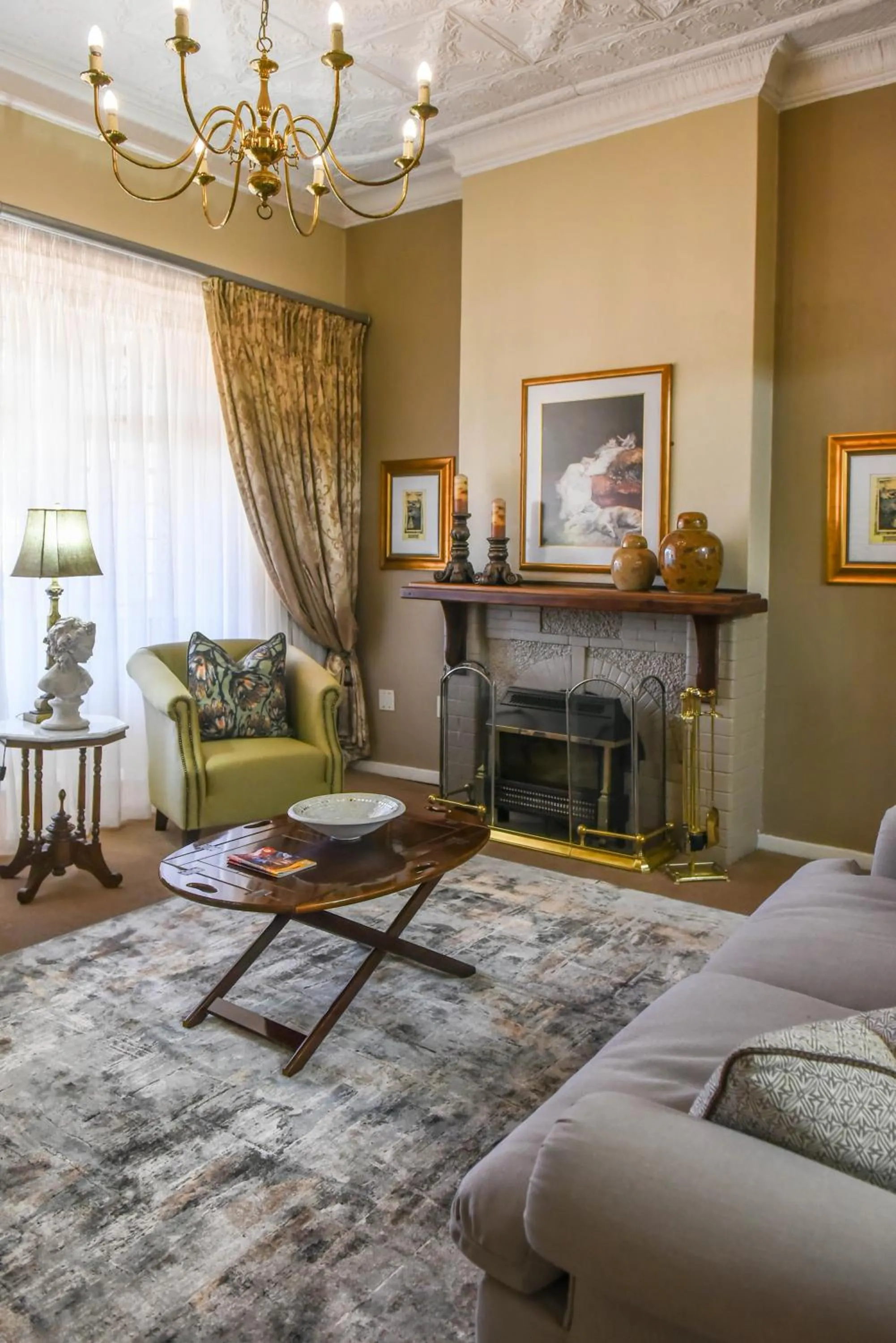 Seating area in Oxford Lodge Vryheid