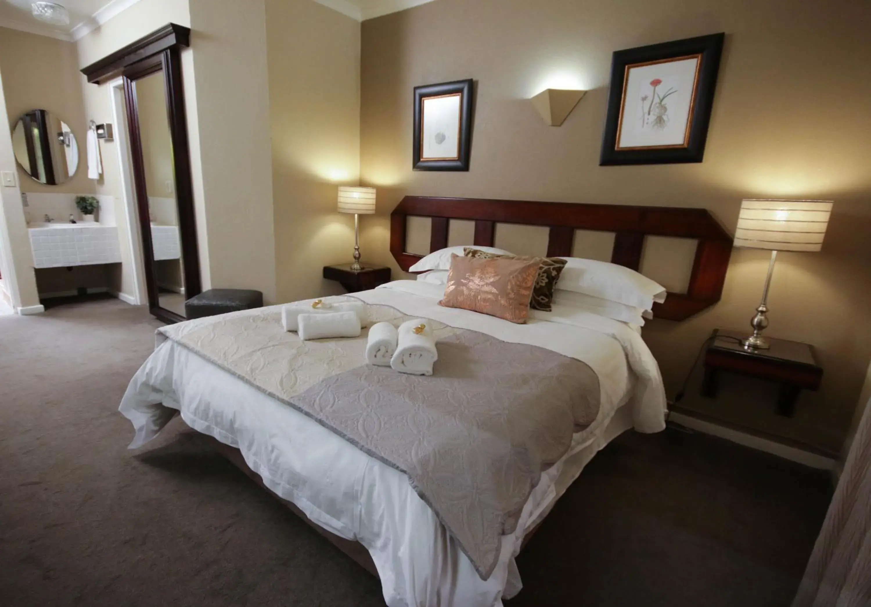 Double Room in Oxford Lodge Vryheid Double Room in Oxford Lodge Vryheid