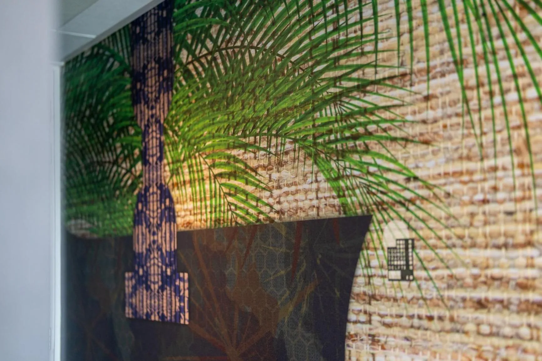 Decorative detail in Hampshire Hotel - Delft Centre