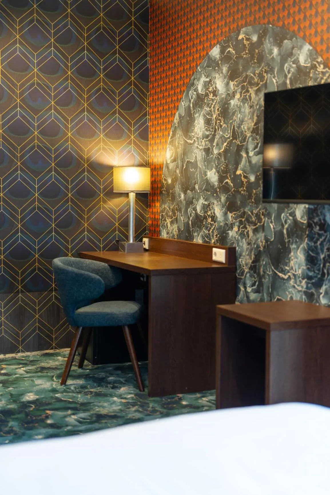 TV and multimedia in Hampshire Hotel - Delft Centre