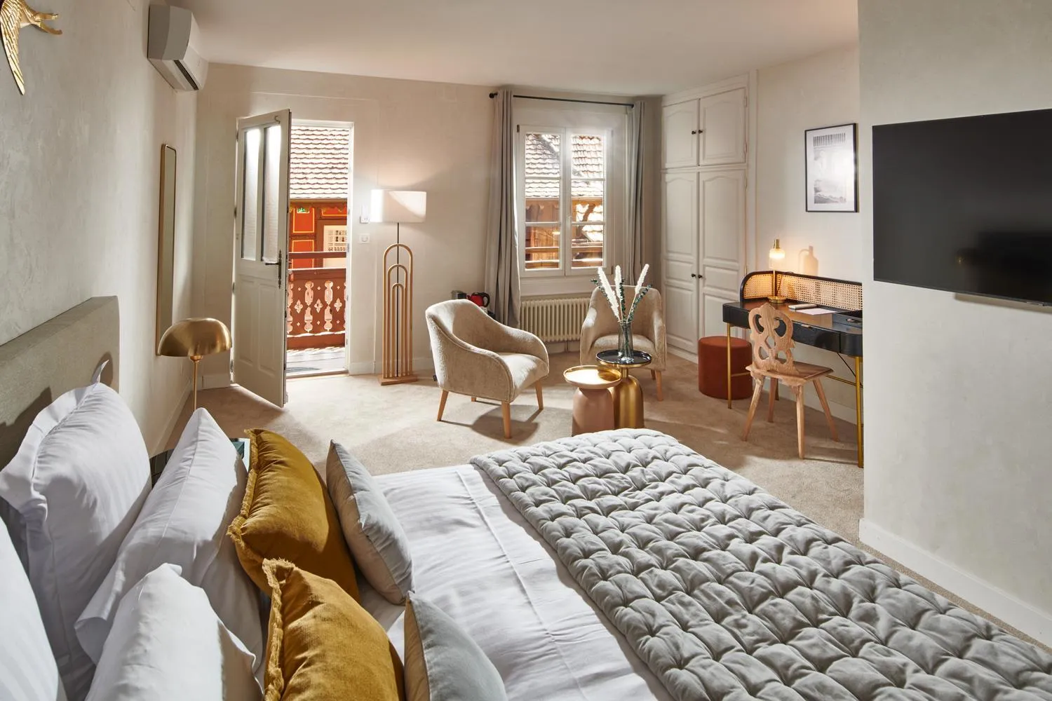 Photo of the whole room, Bed in Pêche de Vigne & Spa