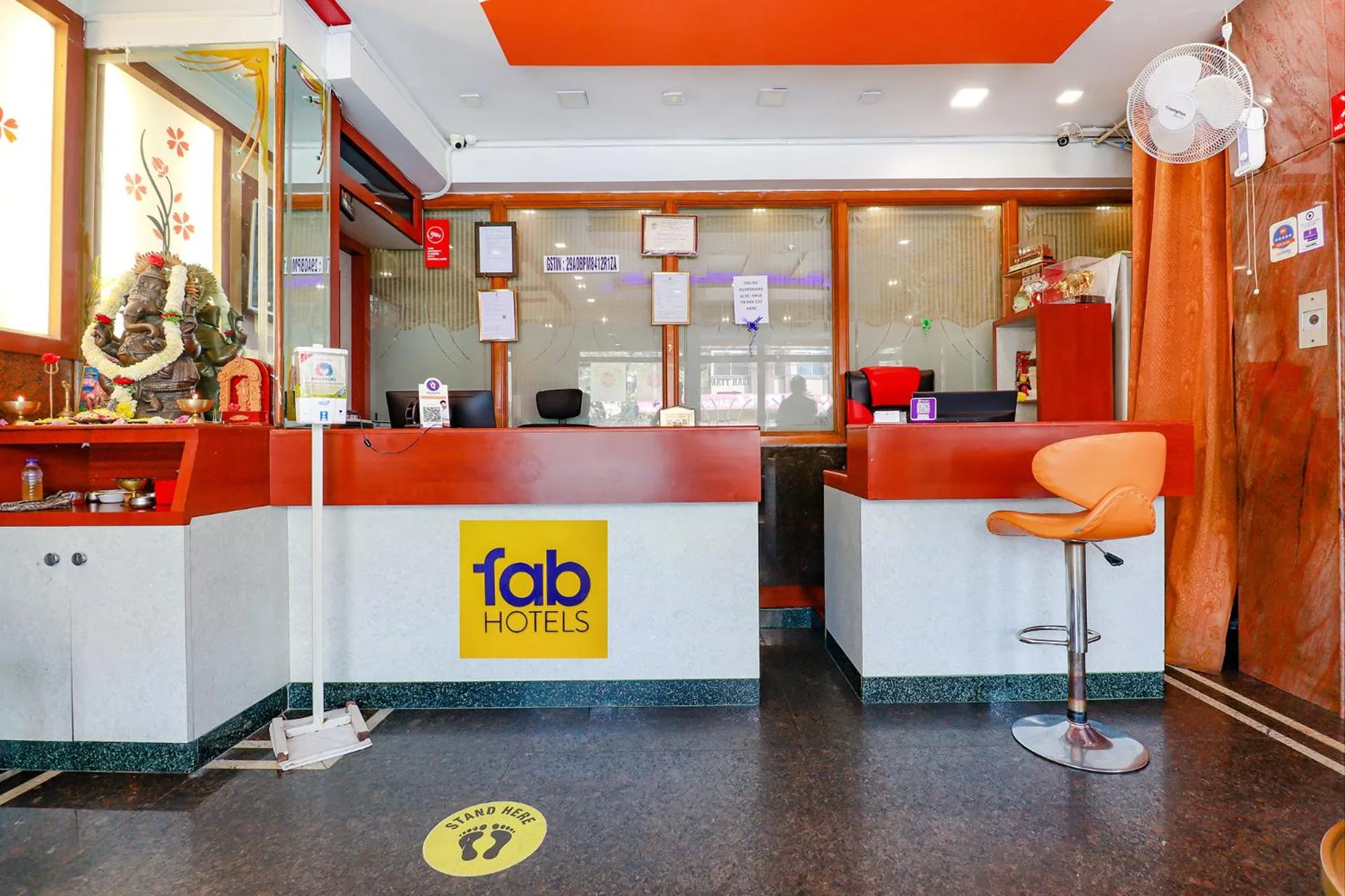 Lobby or reception in FabHotel Shivaals Residency - Rajajinagar