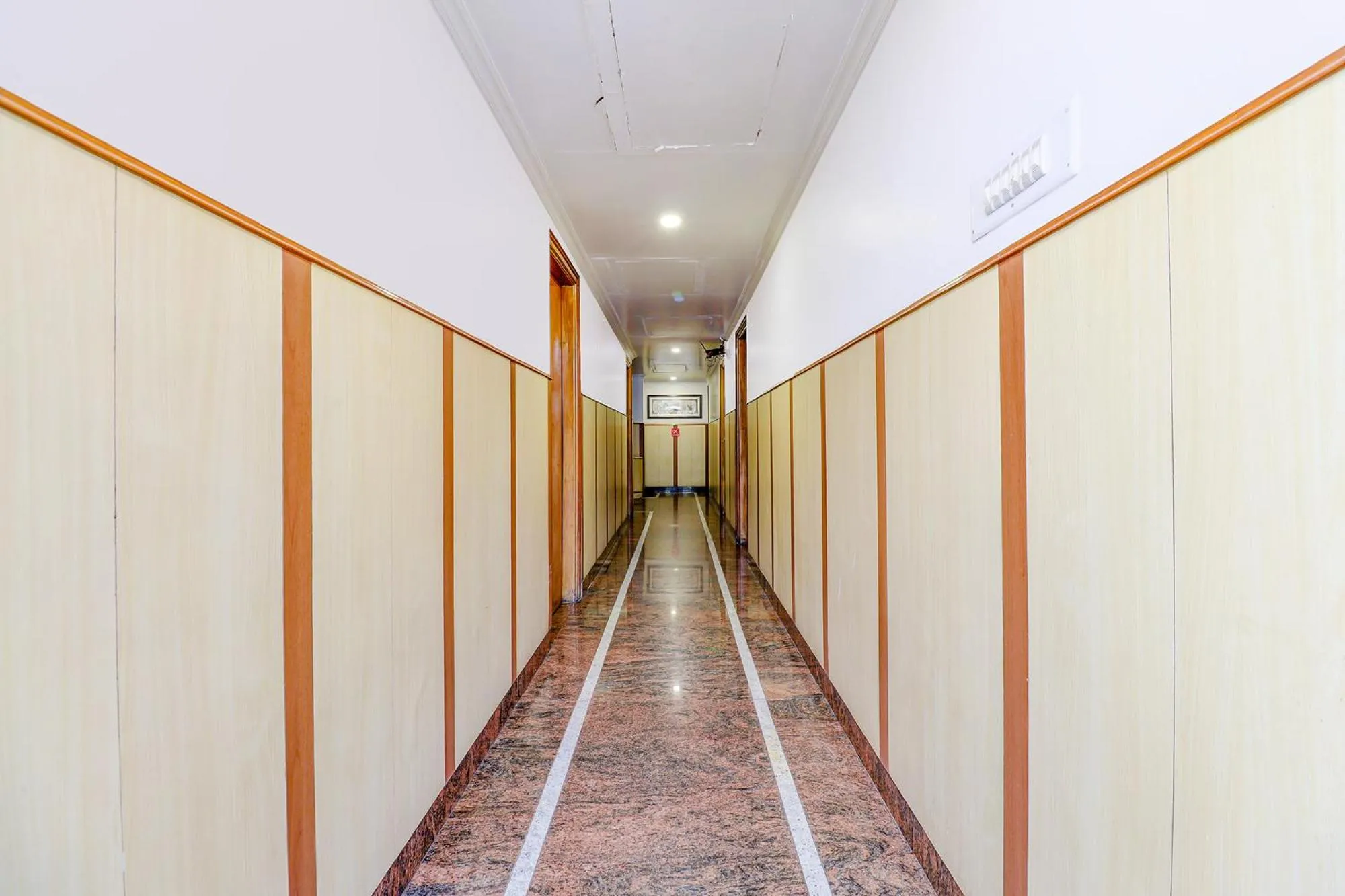 Lobby or reception in FabHotel Shivaals Residency - Rajajinagar