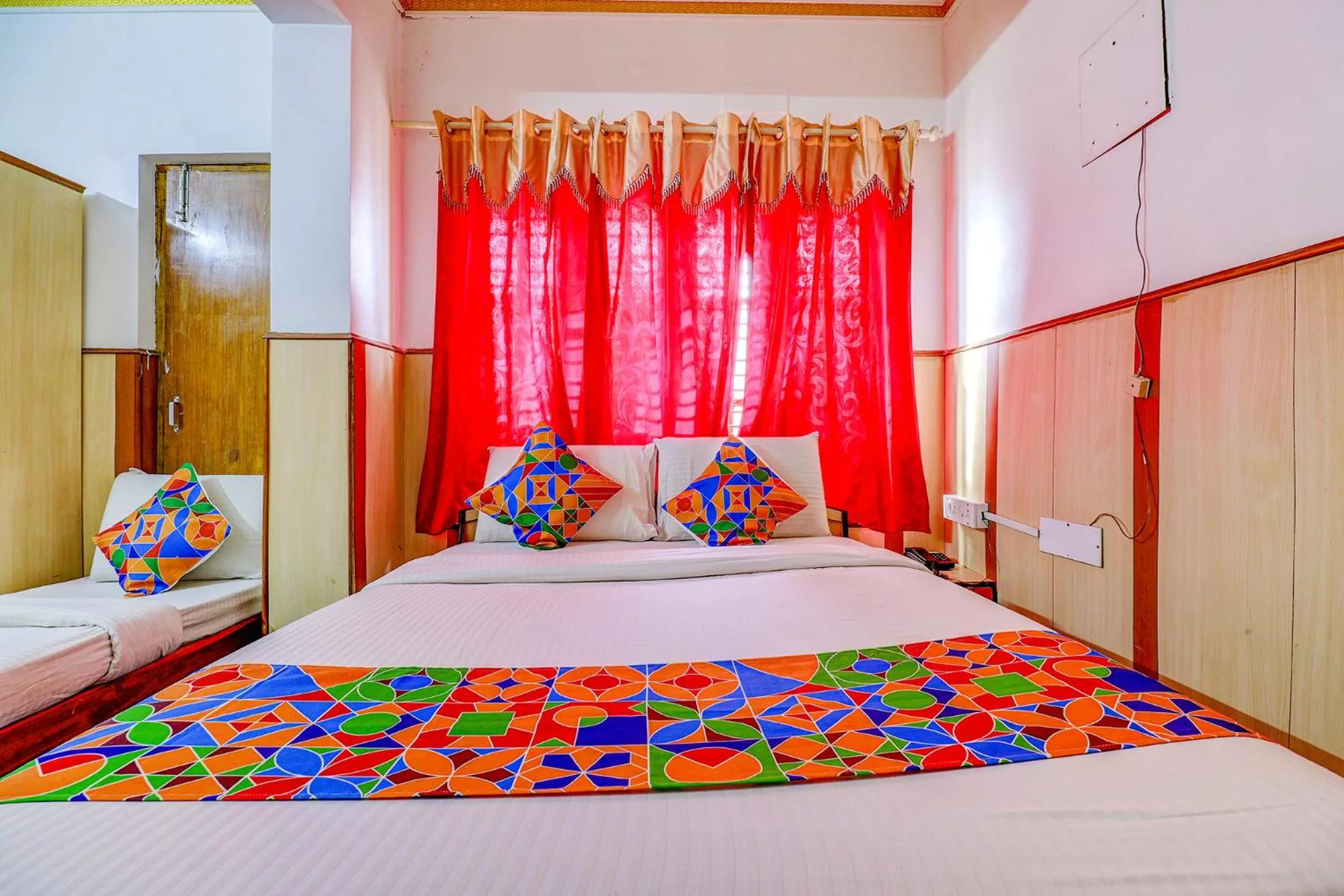 Bed in FabHotel Shivaals Residency - Rajajinagar