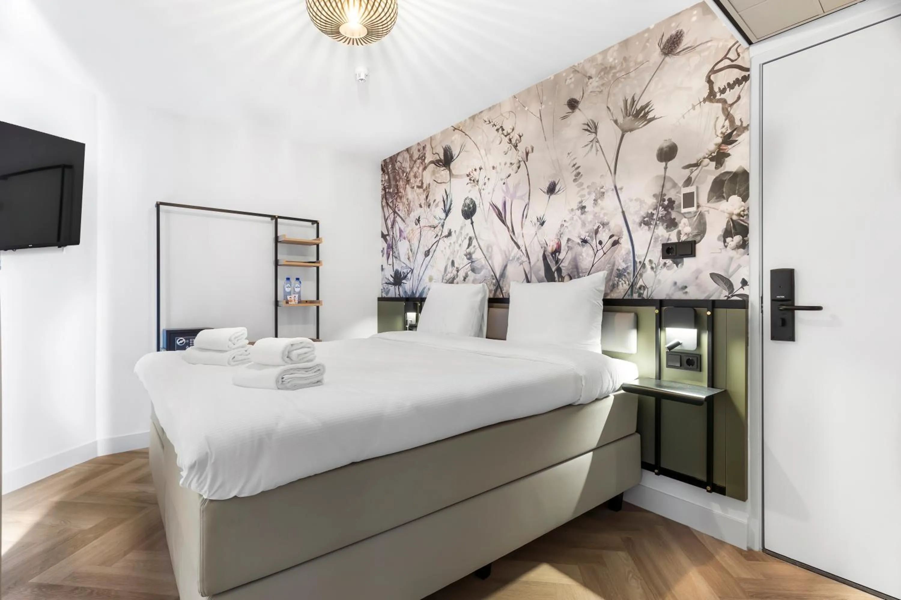 Bedroom, Bed in Dutch Design Hotel Vondelpark