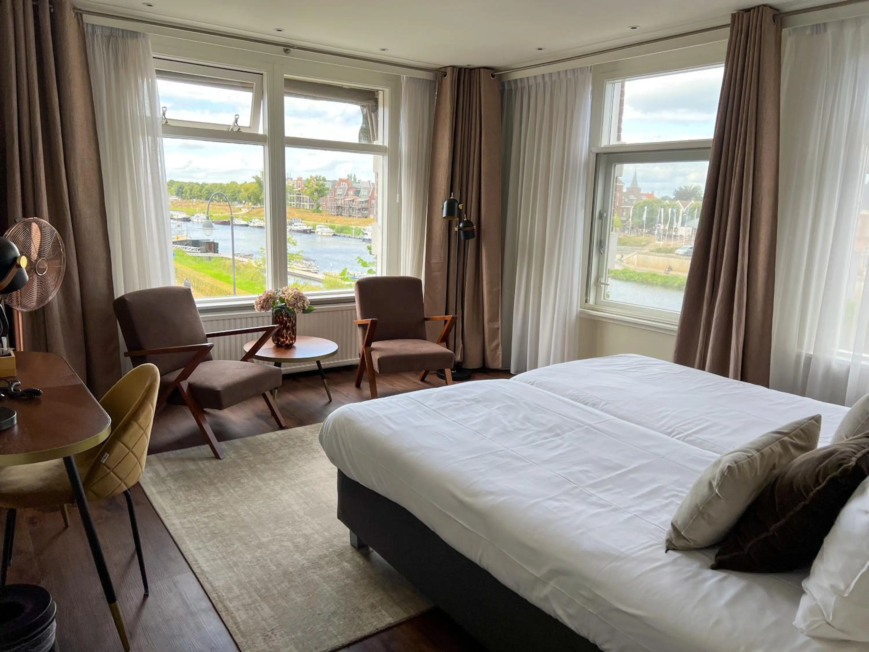 Bed in De Zon Hotel & Restaurant by Flow