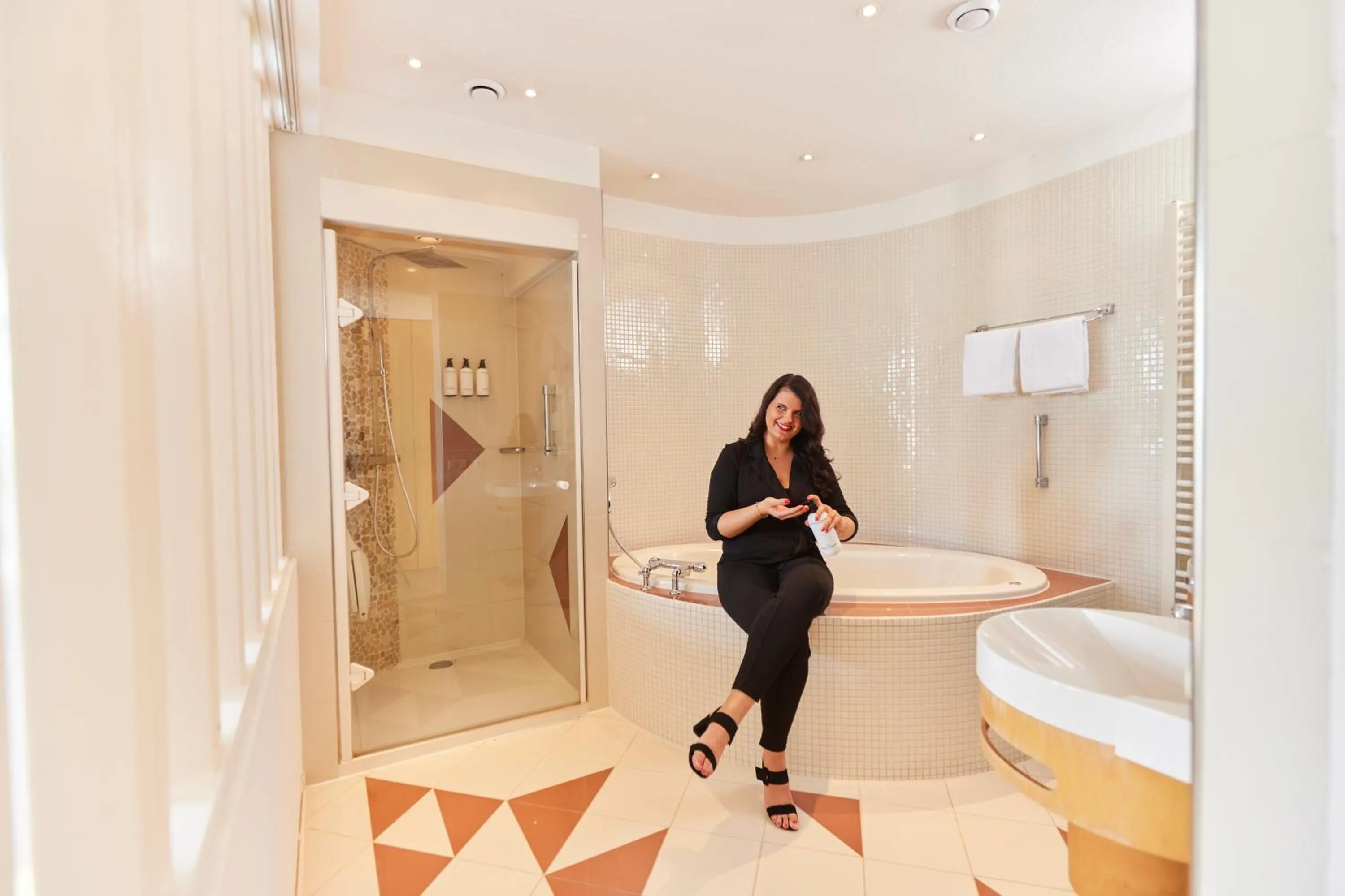 Bathroom in De Zon Hotel & Restaurant by Flow