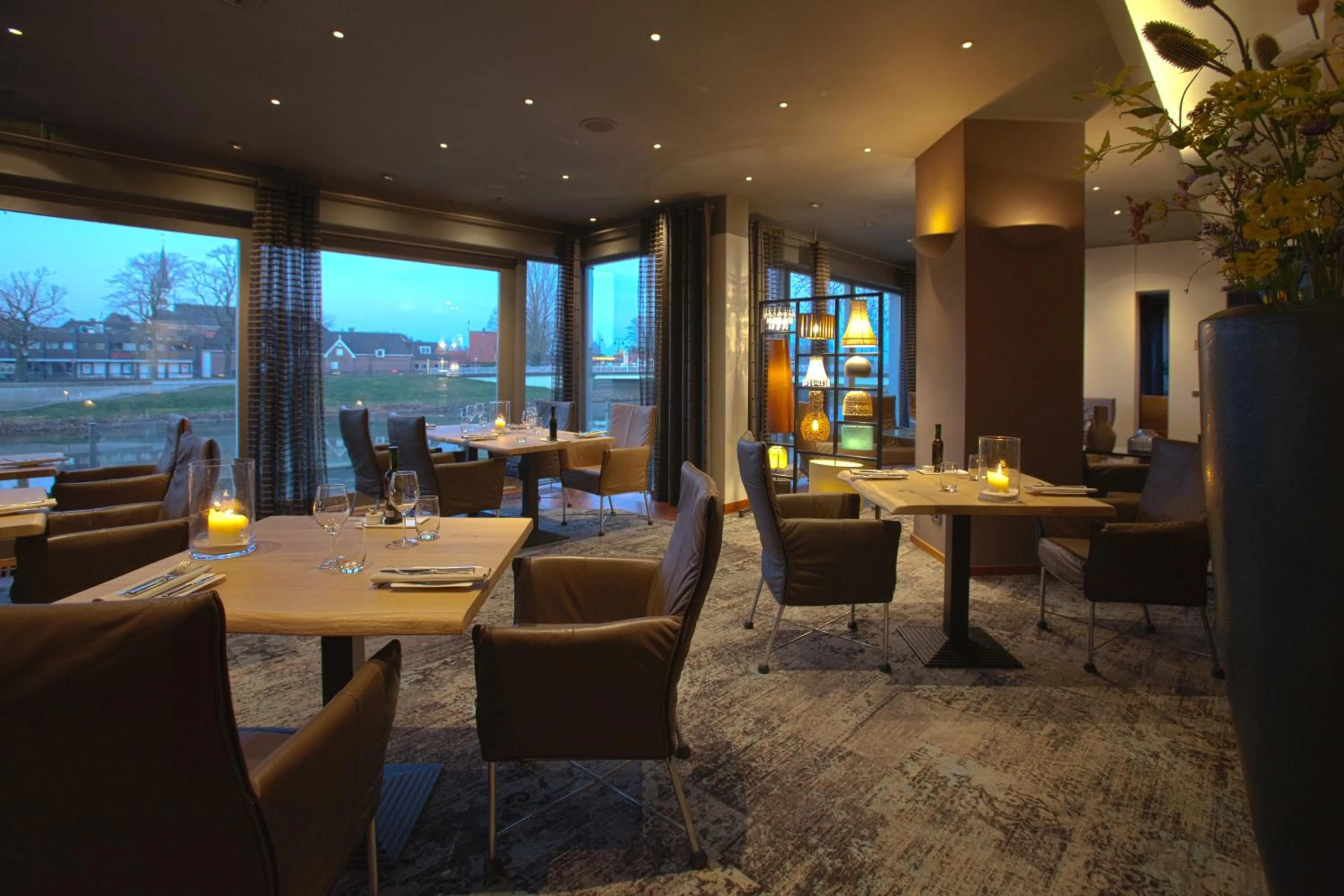 Restaurant/places to eat in De Zon Hotel & Restaurant by Flow