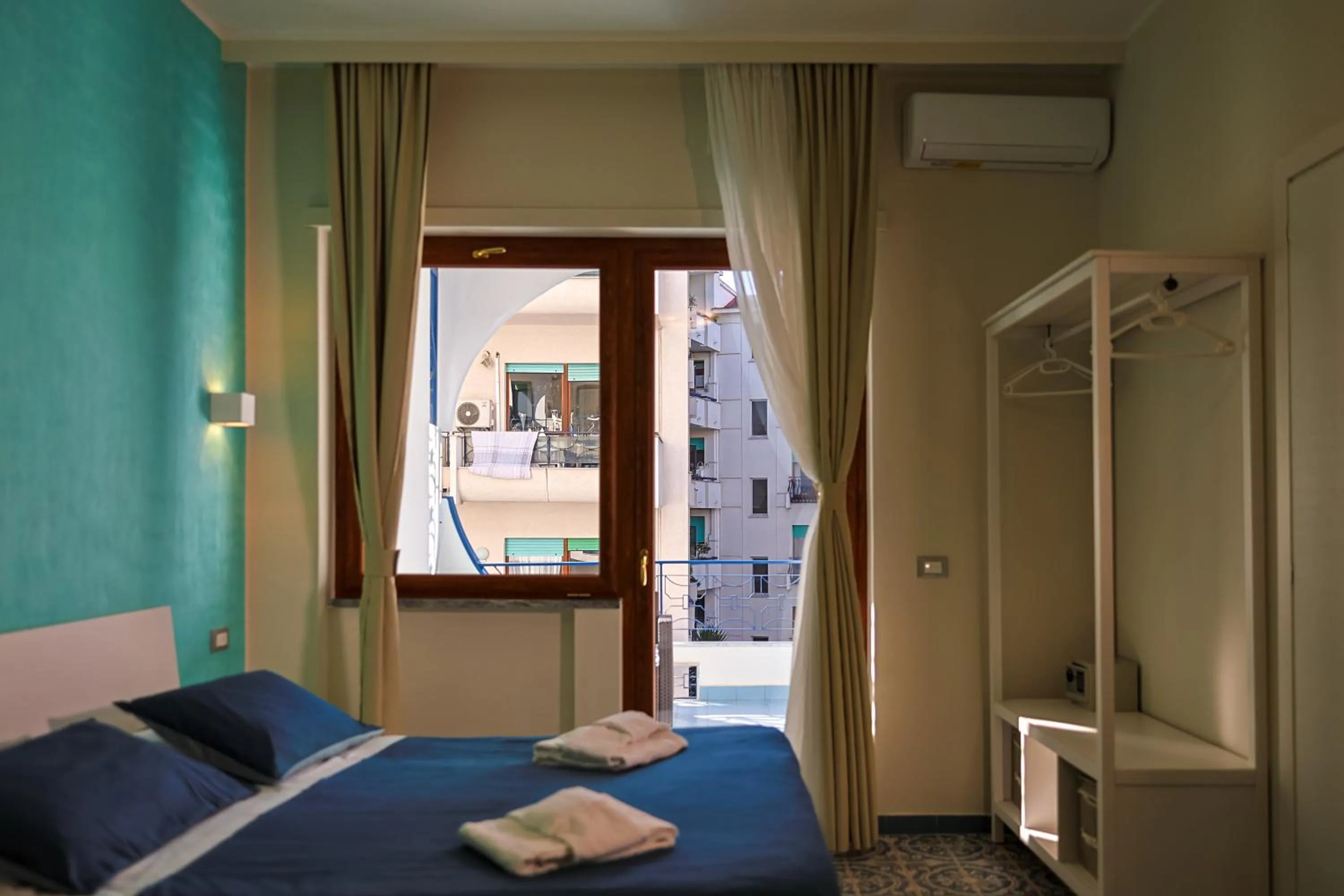 Bed in The Reef Sorrento