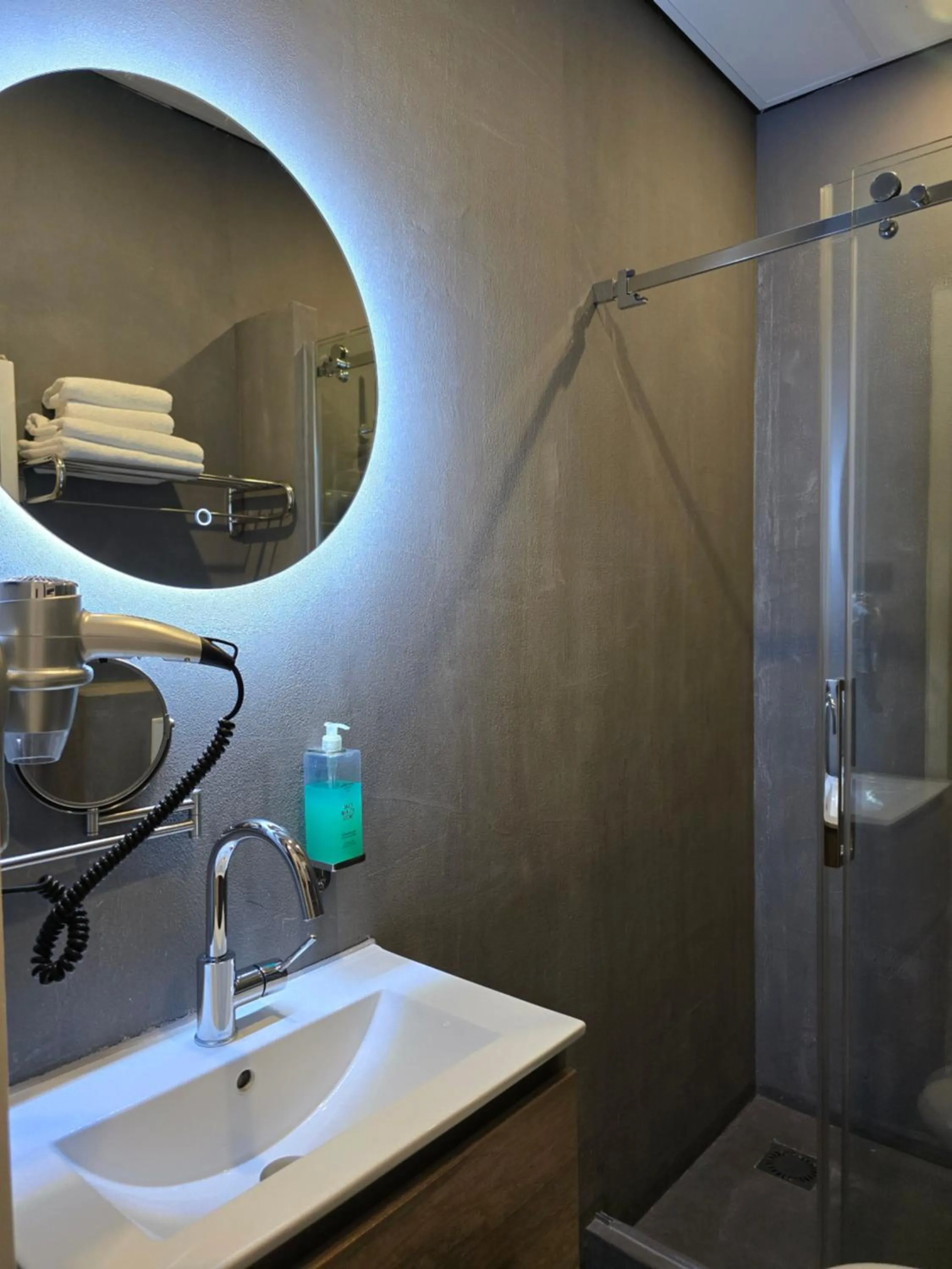 Bathroom in Hotel Port