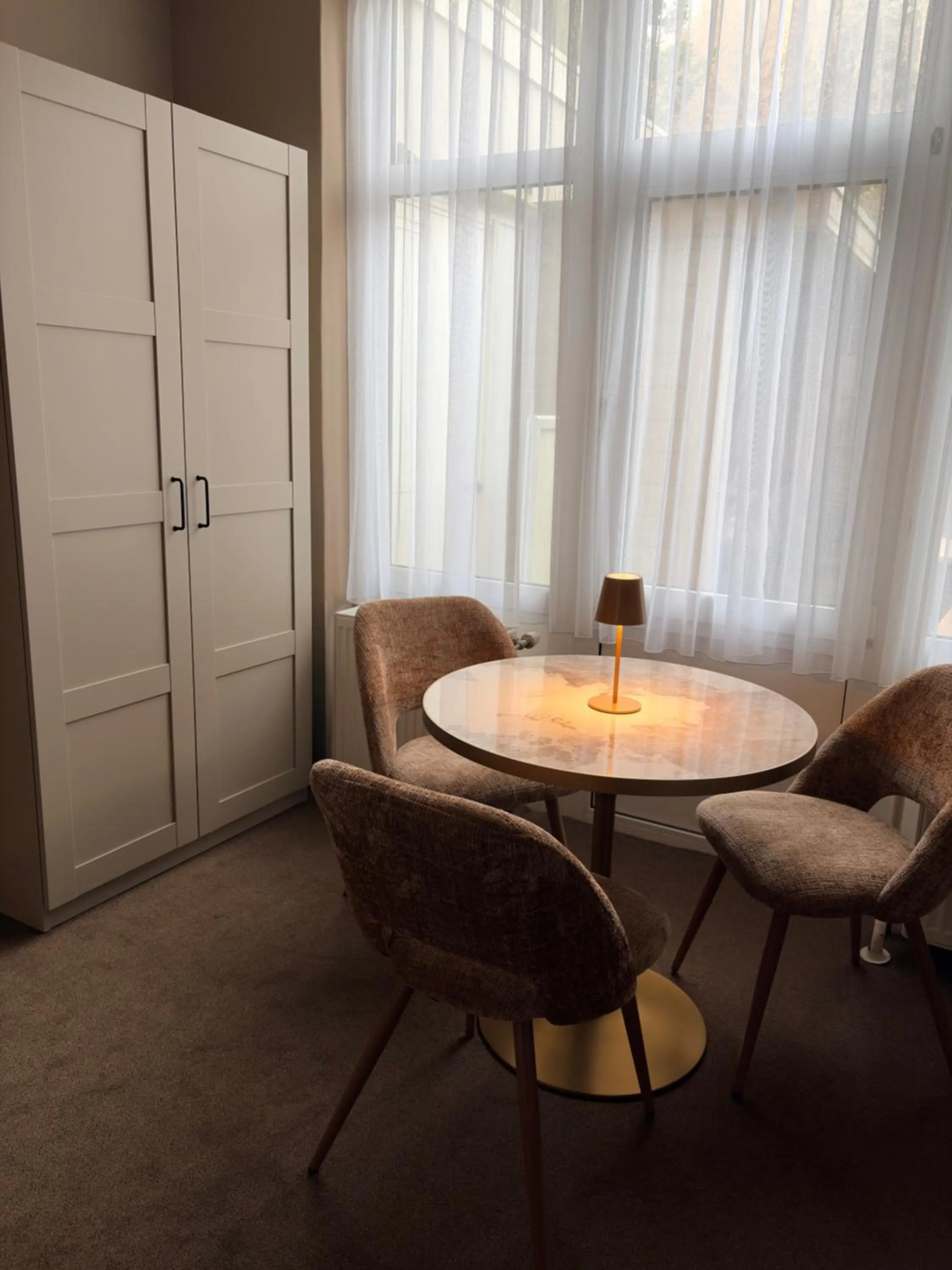 Seating area in Hotel De Stern