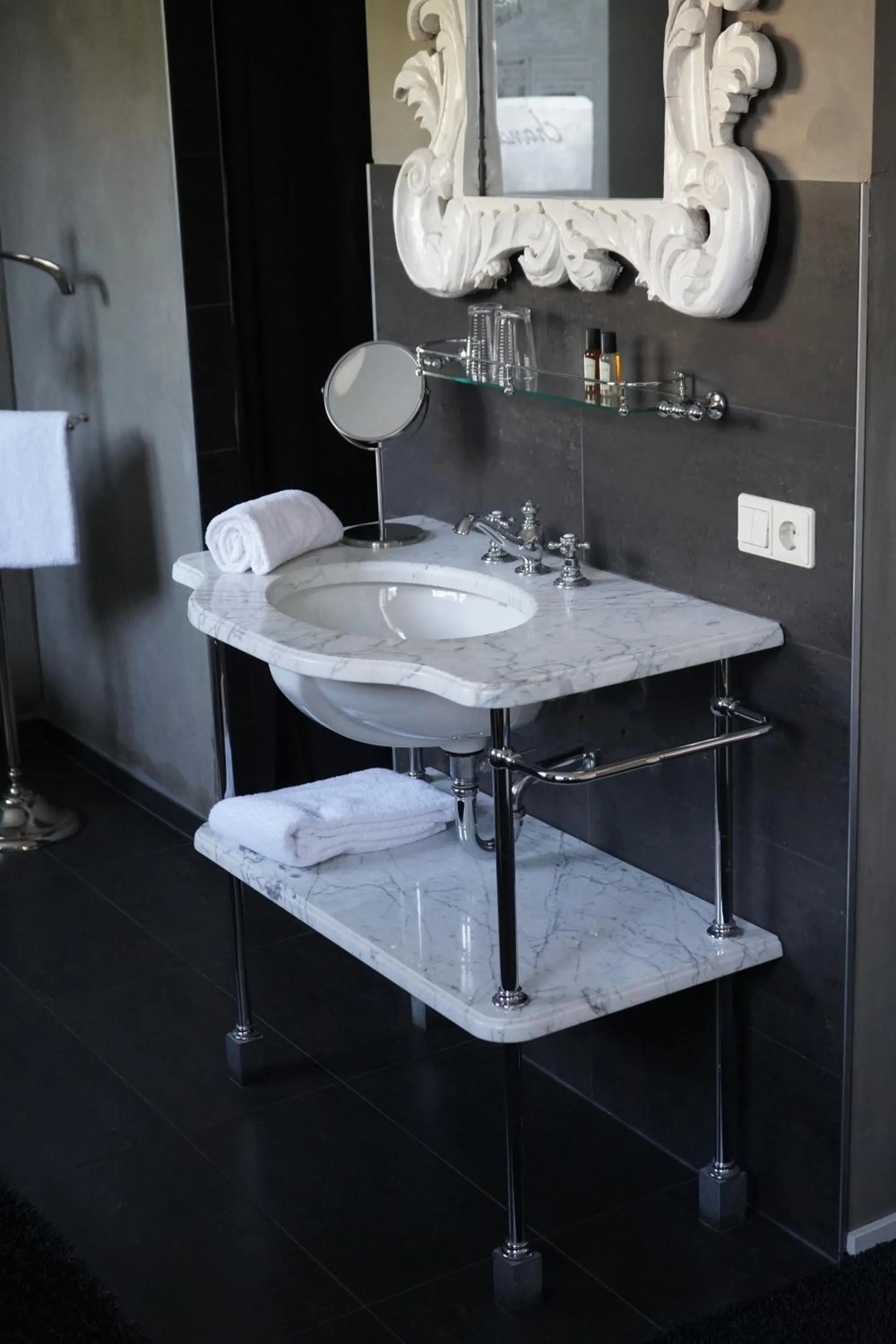 Bathroom in Hotel Huis van Bewaring - Bijzonder boutique hotel in historisch pand