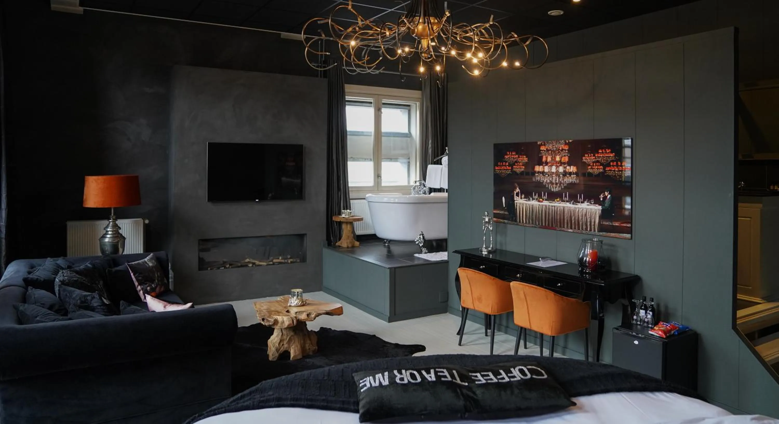 Photo of the whole room in Hotel Huis van Bewaring - Bijzonder boutique hotel in historisch pand