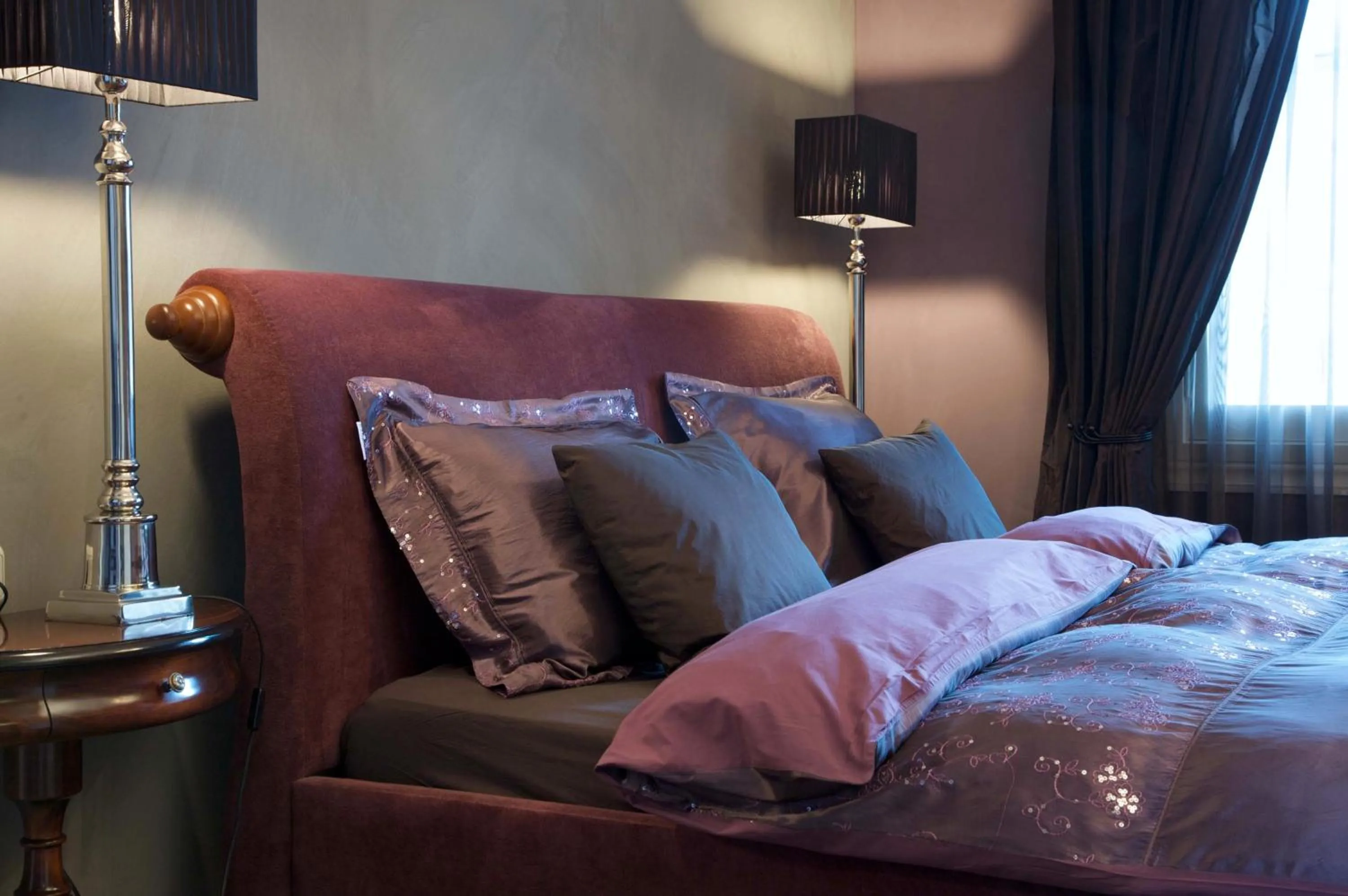 Bed in Hotel Huis van Bewaring - Bijzonder boutique hotel in historisch pand