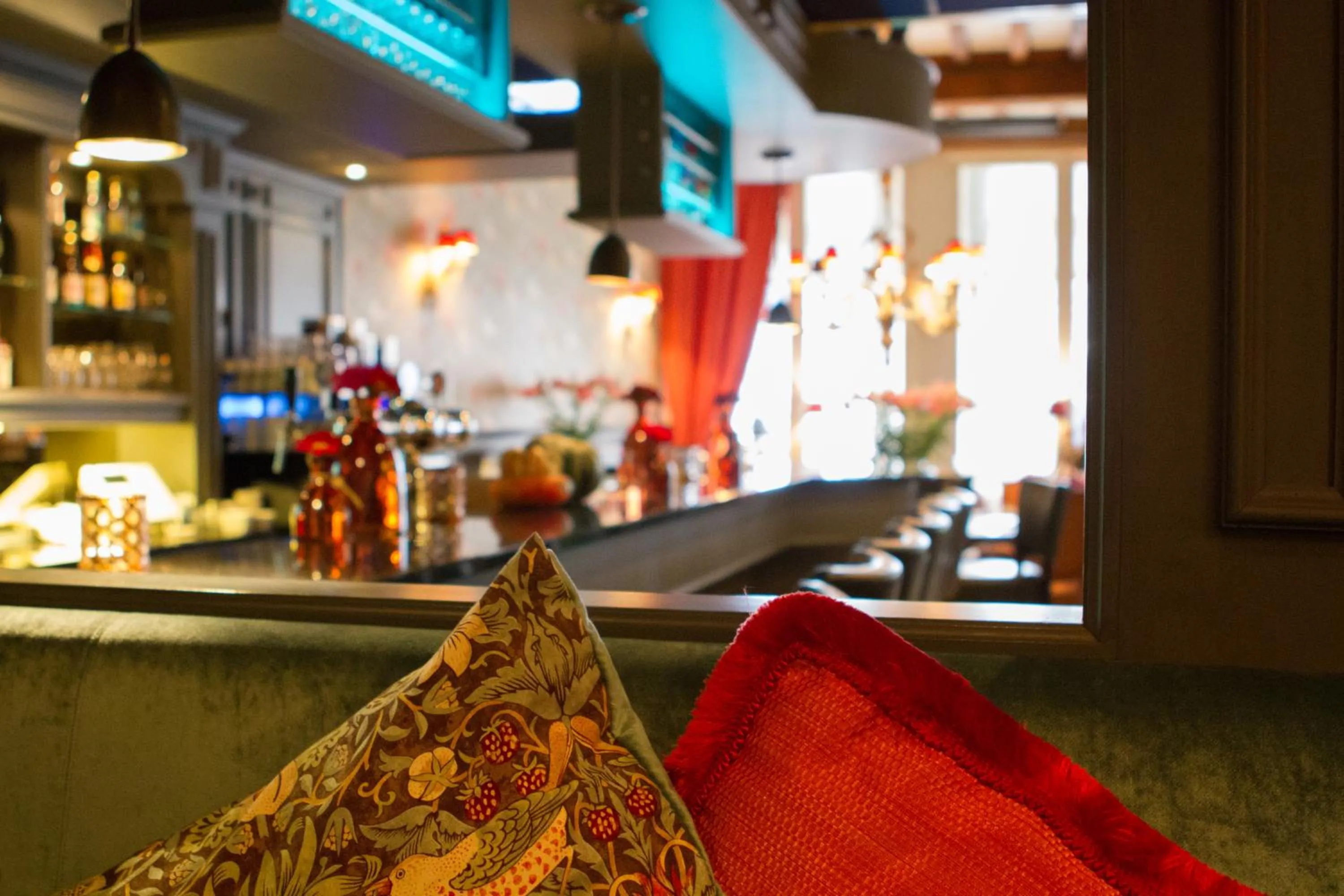 Lounge or bar in Good Seasons Hotel Den Bosch