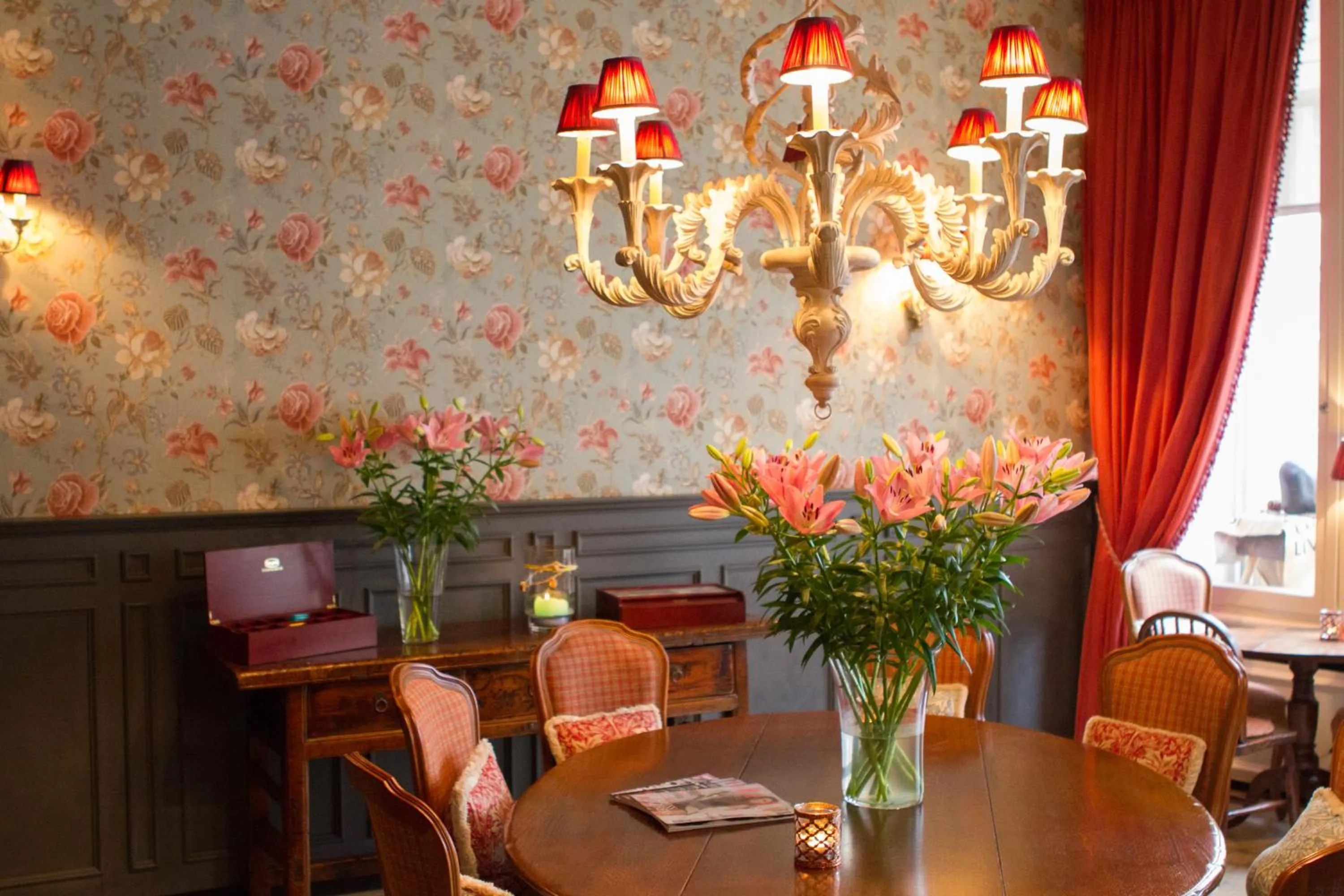 Lounge or bar in Good Seasons Hotel Den Bosch