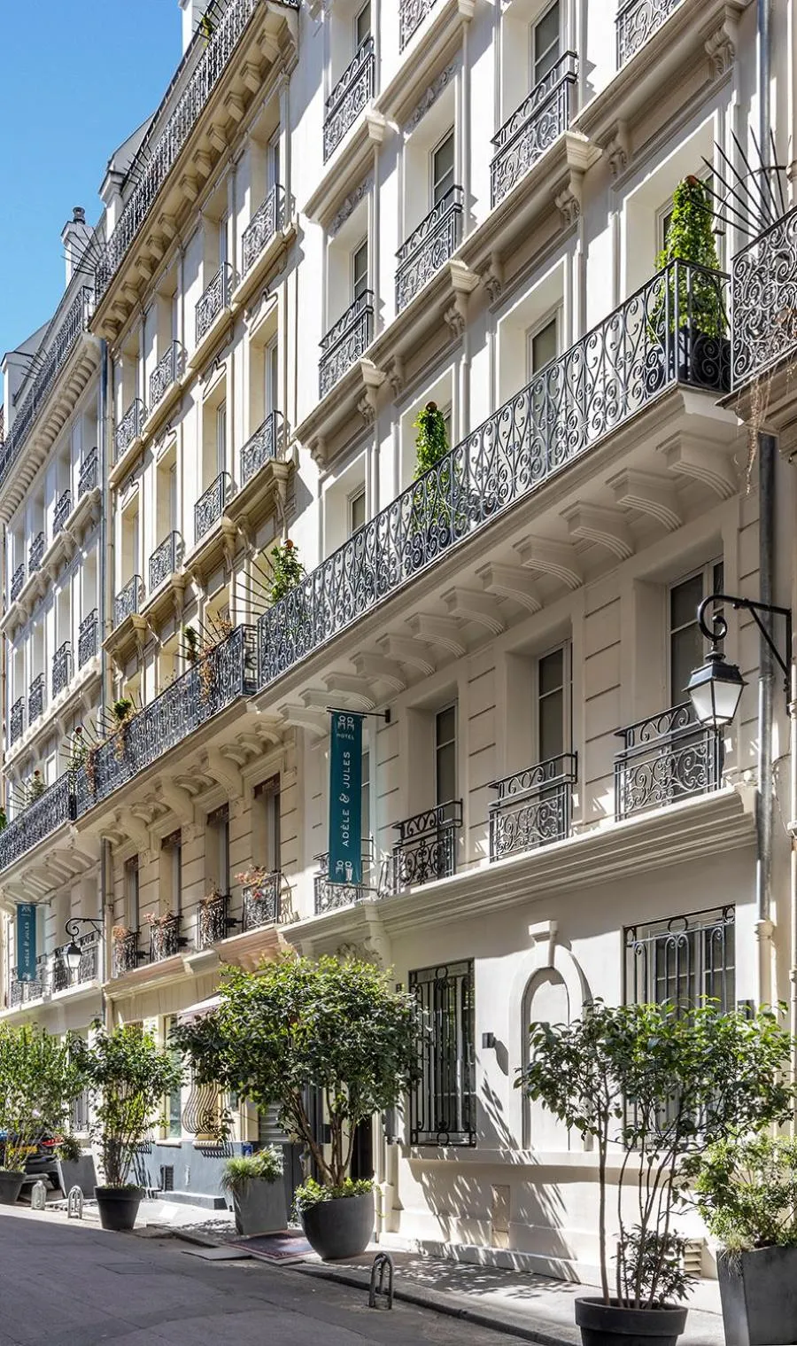 Property building in Hôtel Adèle & Jules