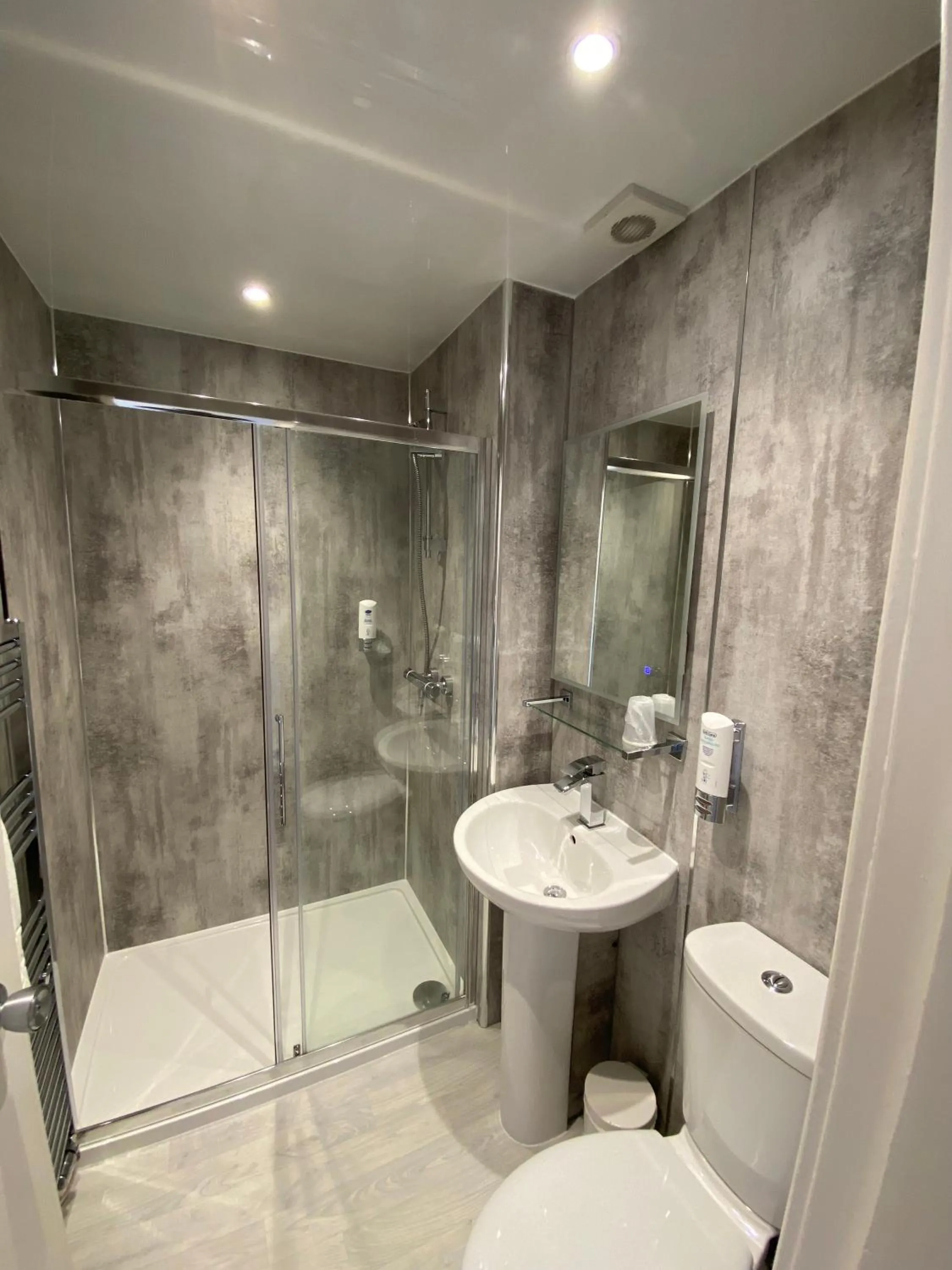 Shower in Craigvrack Hotel & Restaurant