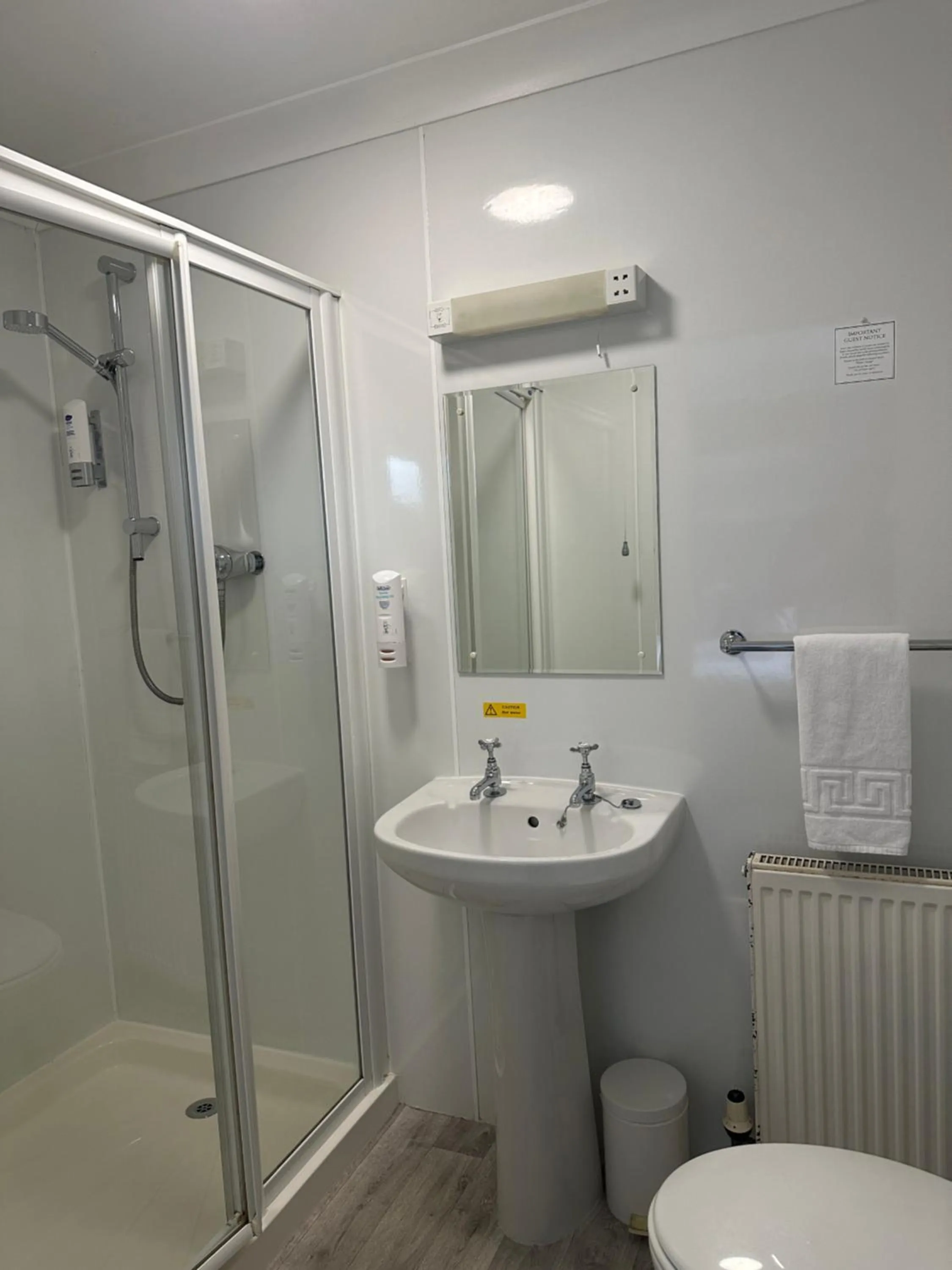 Bathroom in Craigvrack Hotel & Restaurant