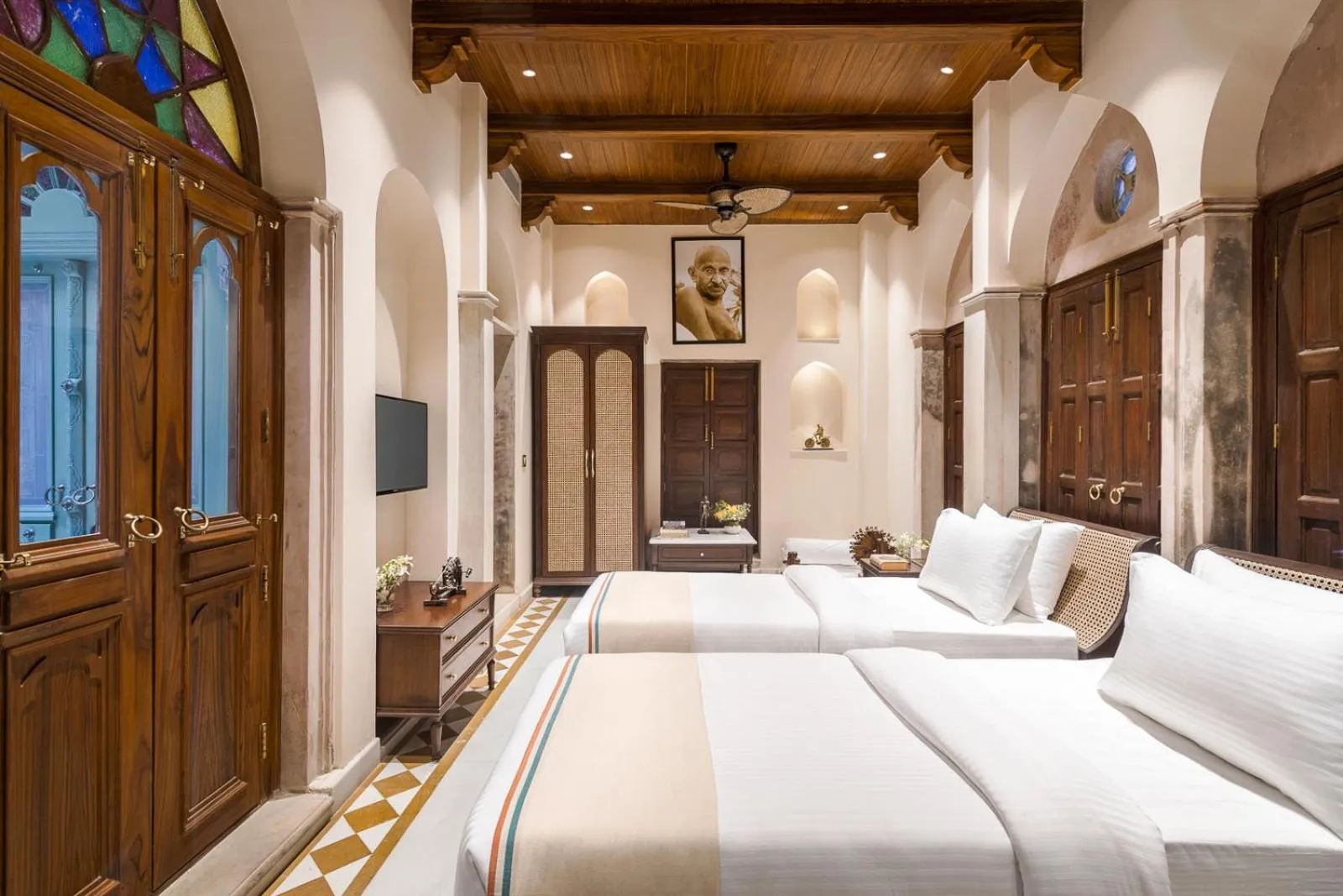 Bed in Haveli Dharampura & Golden Haveli- UNESCO awarded Boutique Heritage Hotel