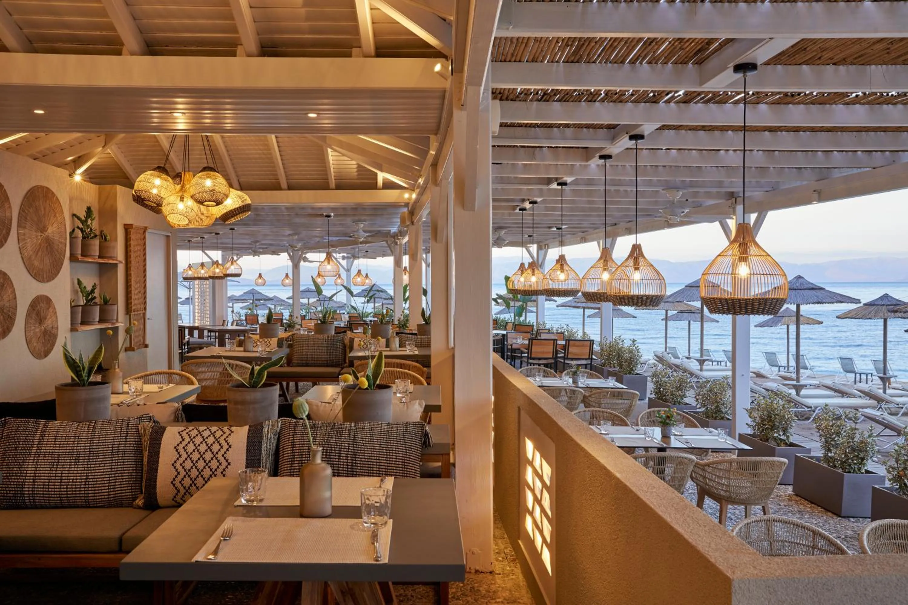 Restaurant/places to eat in MarBella, Mar-Bella Collection