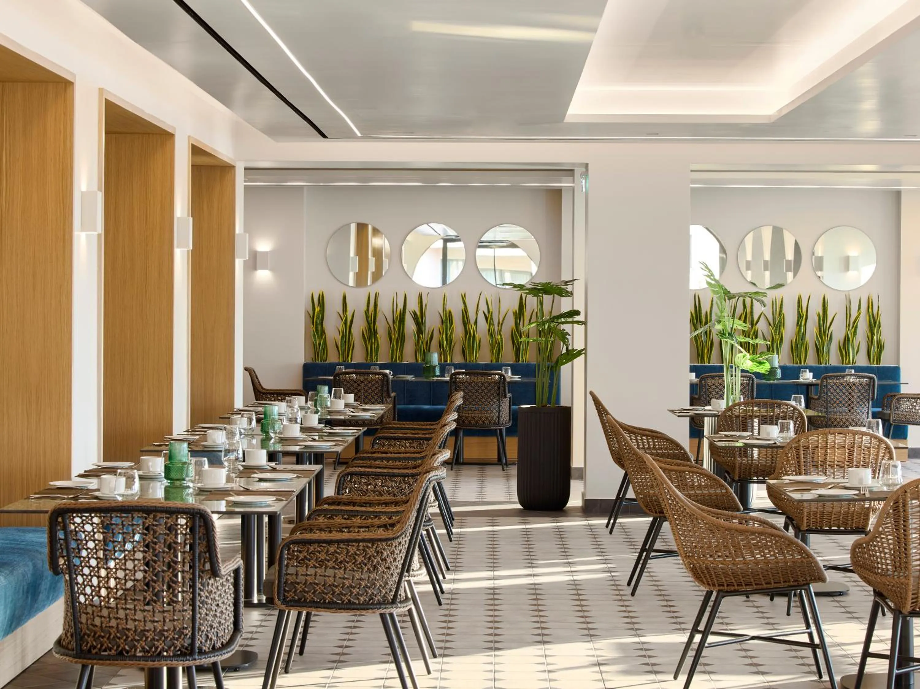 Restaurant/places to eat in MarBella, Mar-Bella Collection
