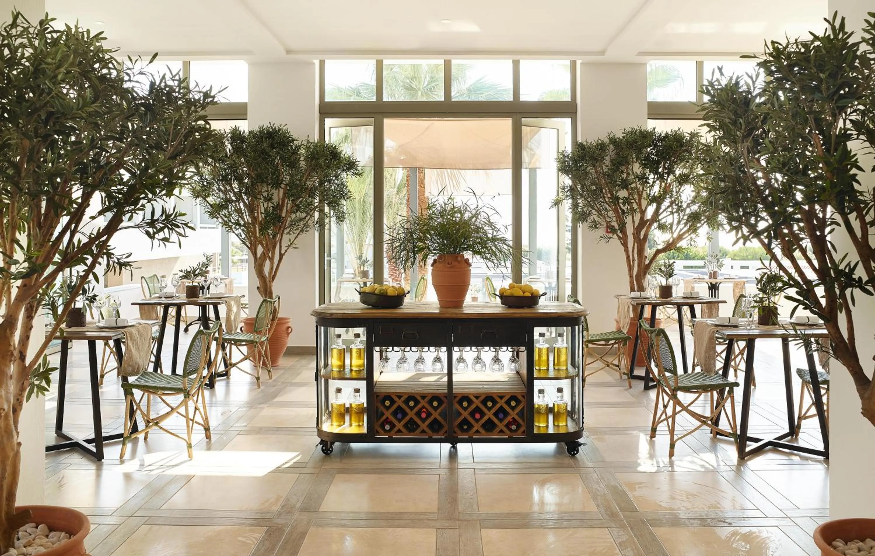 Restaurant/places to eat in Grecotel Lux Me Dama Dama