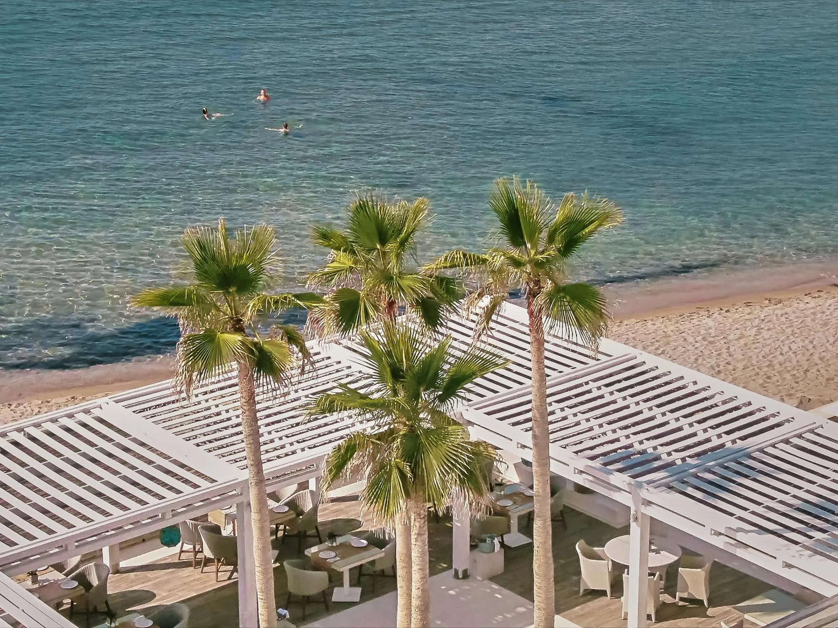 Beach in Grecotel LUXME White